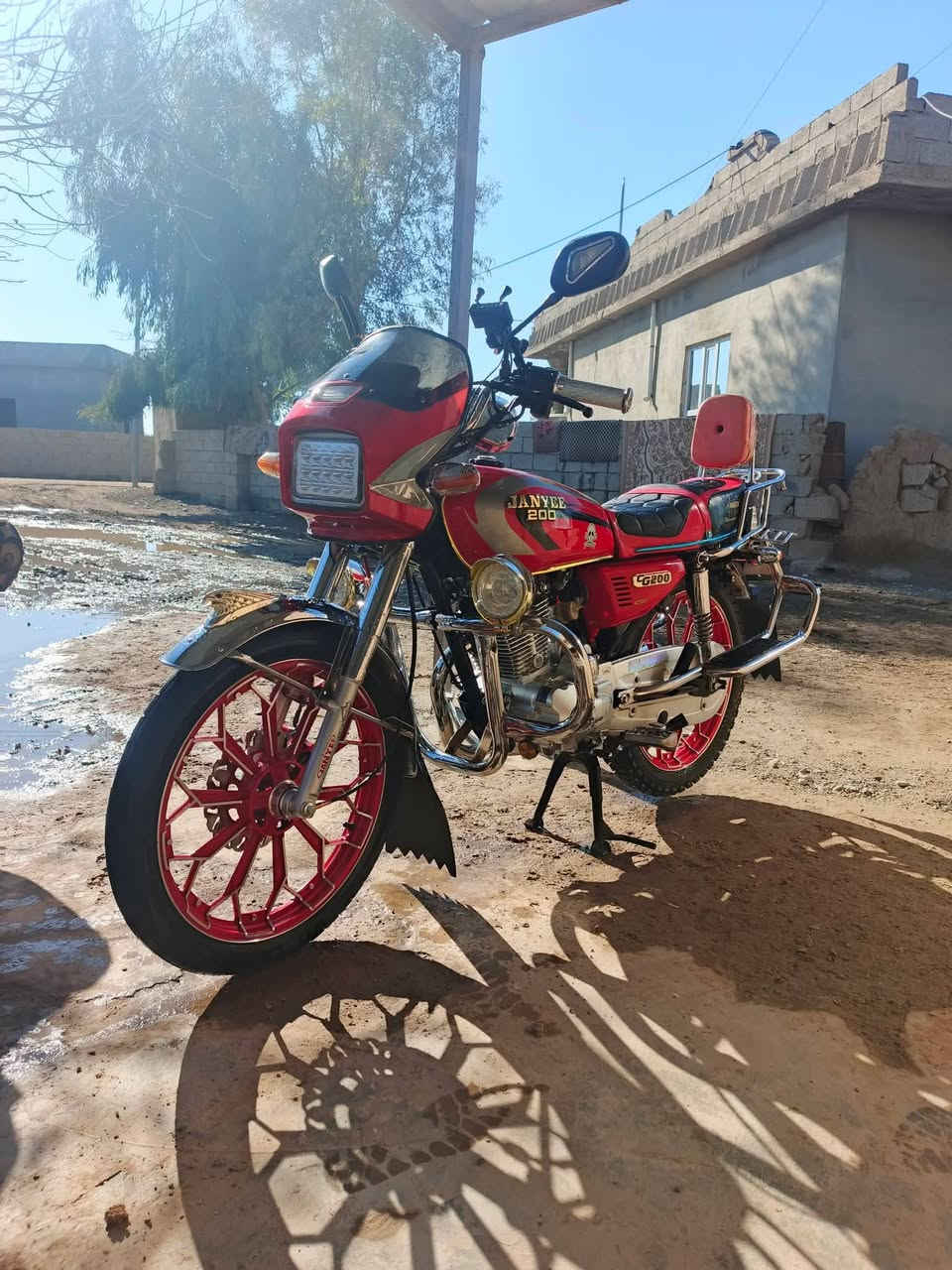 السلام وعليكم جني كله موديل 24 كهربايات كله شغاله تشغيل عن بعد محرك مامطخوخ ماطور مال جناي اي نقص مابي كله شرط، استفسار التصال ***********
