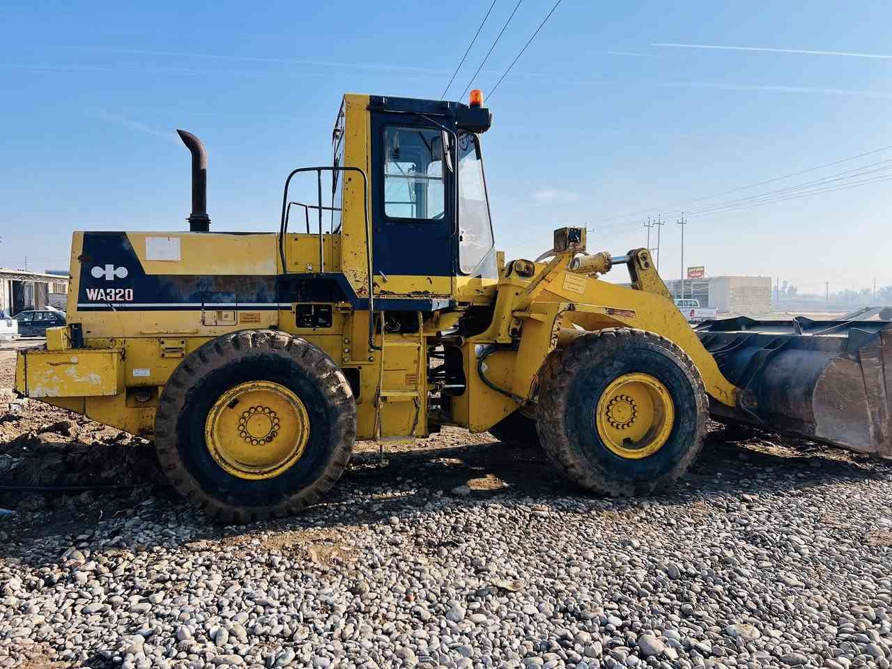 السلام عليكم شفل كوماتسو حجم 320 رقم شمالي رفع دفع خير من الله جاهز للشغل السعر 175 وبي مجال 
للاستفسار ***********
