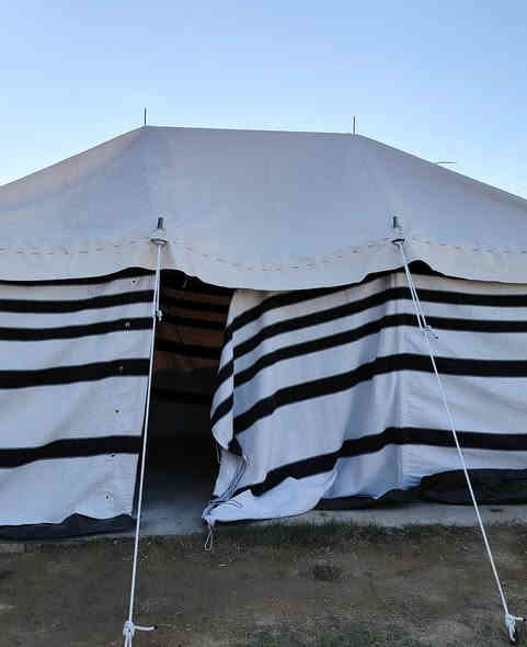 السلام عليكم ورحمة الله وبركاته
متوفر خيمة تفصال سعودي جديد
شعر مع تفصال جادر أصلي
الطول ٥٢٠ سم / العرض ٣٦٠ سم
ملاحظة تم تنصيبه لغرض التصوير
للأستفسار
***********
