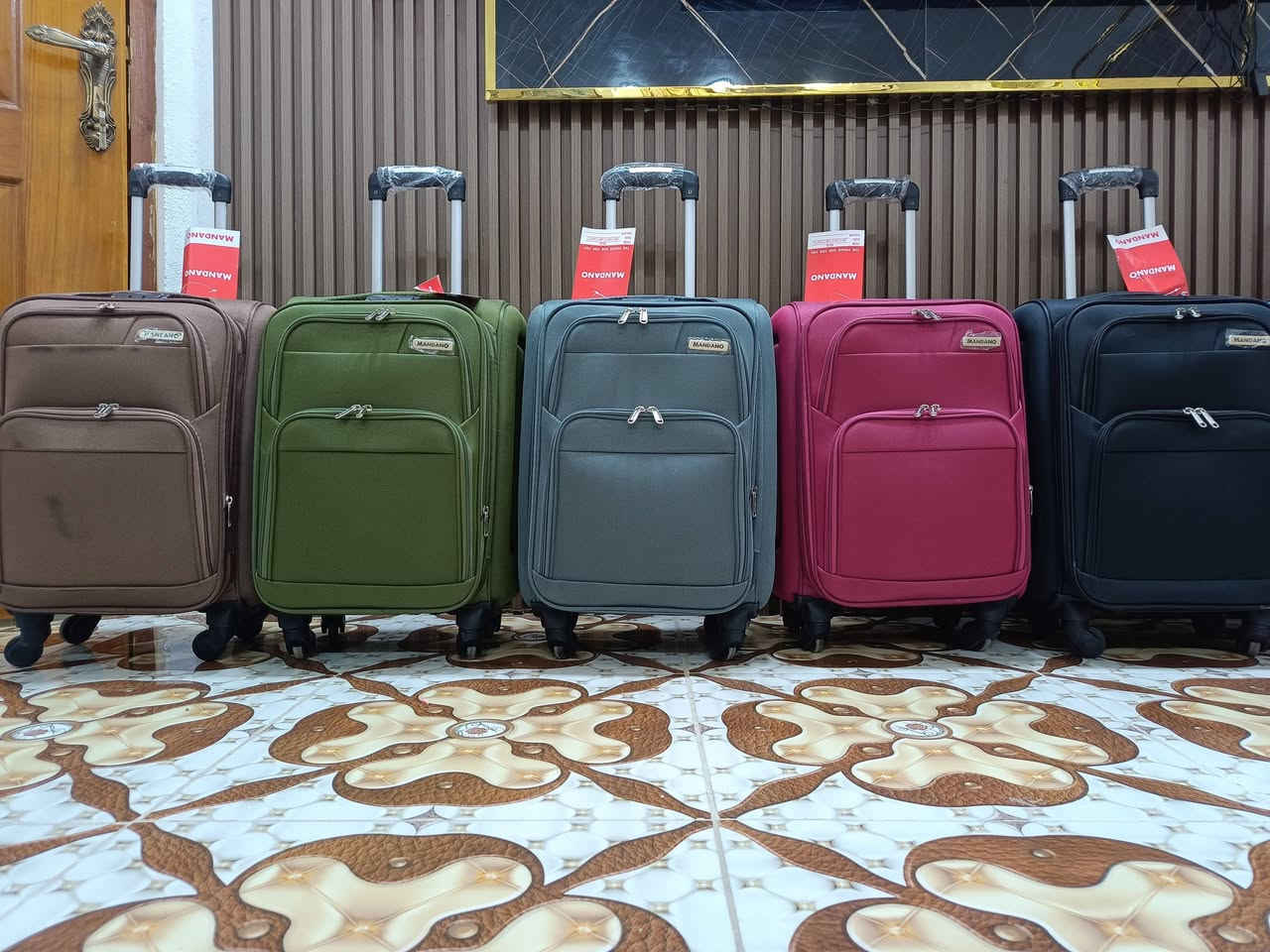 جنط سفر 

السعر بلاش تنزيلات فقط 15

هواي راسلوني ع جنط سفر 

متوفر كمية محدودة واخيرة ع هيج سعر. سعر تنزيلات 

لان راح تنفرض ضريبة والاسعار راح تصعد 

استغلو الفرصة قبل صعود الاسعار 

للعلم جنط اصلية جيلاتين وكتان وبيهة سحاب تعراضة يزيد ويكبر من حجم الجنطة وبيهة قفل سري 

من سنة 2015 احنة نشتغل بيهن 

 تتوفر خدمة توصيل الف فقط 

عنوانا بلدروز شارع الشهداء مقابل مجوهرات ابو نادية 

نبيع جملة ومفرد


**إذا كنت صاحب هذا الإعلان وتريد حذفه لأي سبب، رجاءا أرسل رسالة إلى الدعم الفني**