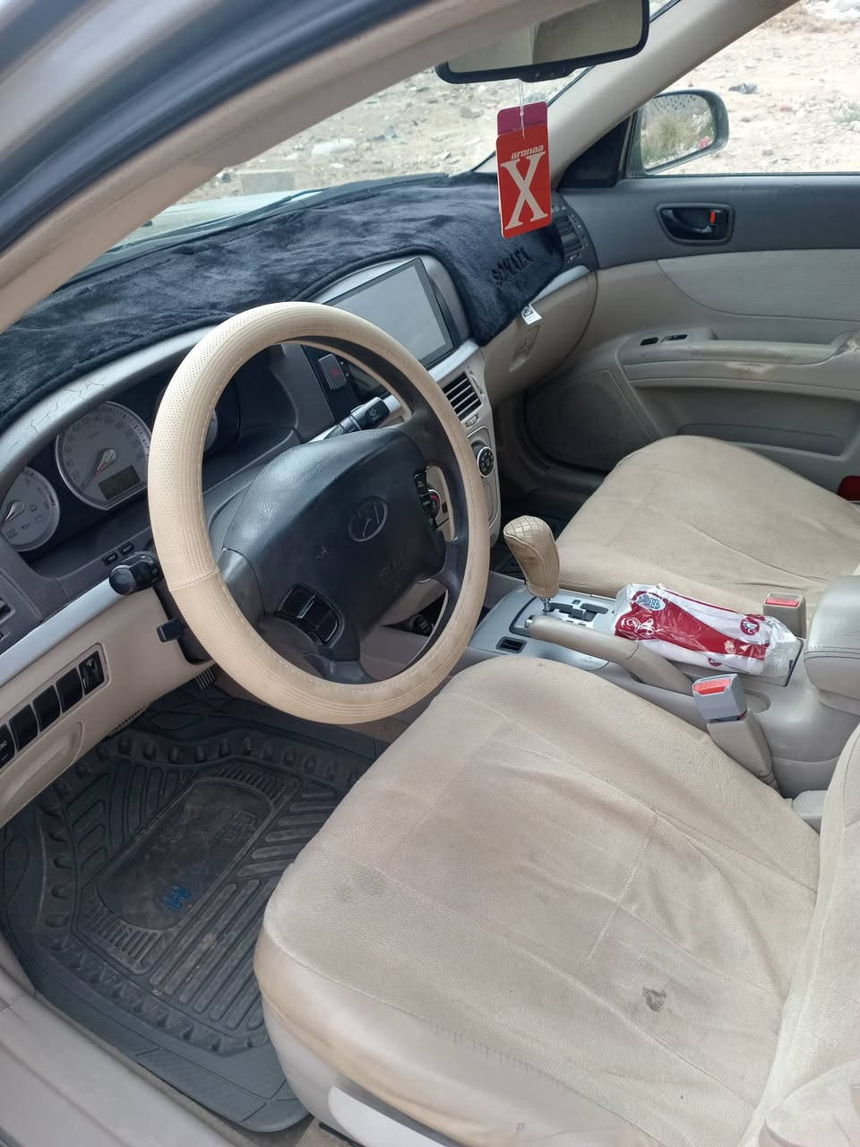 سلام عليكم من رخصت الادمن للبيع للبيع سوناتا وارد أمريكي ضرر جاملغ بدون دواخل كله ليبل واحد مصبوغه احزام كير ومحرك وصدر خير من الله رقم انبار انكليزي محرك 2400 موديل 2008 السعر 90 وبيه مجال قليل مكان السياره فلوجه النساف رقم الهاتف ***********
