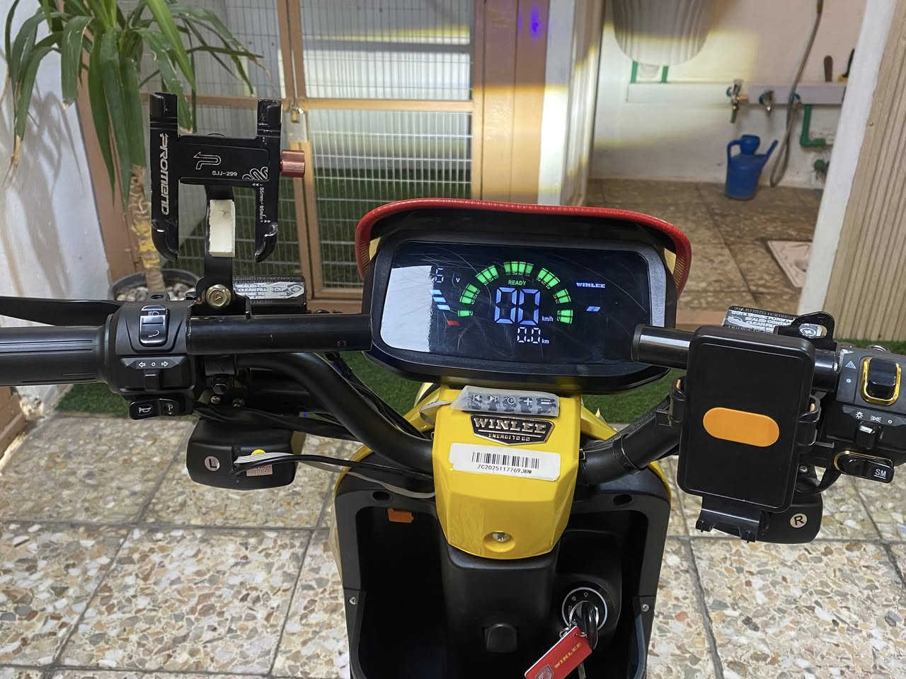 السلام عليكم شباب دراجة شحن R9 2026
لون اصفر مميز الدرجة جديدة بمعنى الكلمة 
بطاريات حجم الكبير 32 مكاني بغداد مدينه الصدر.    ***********
