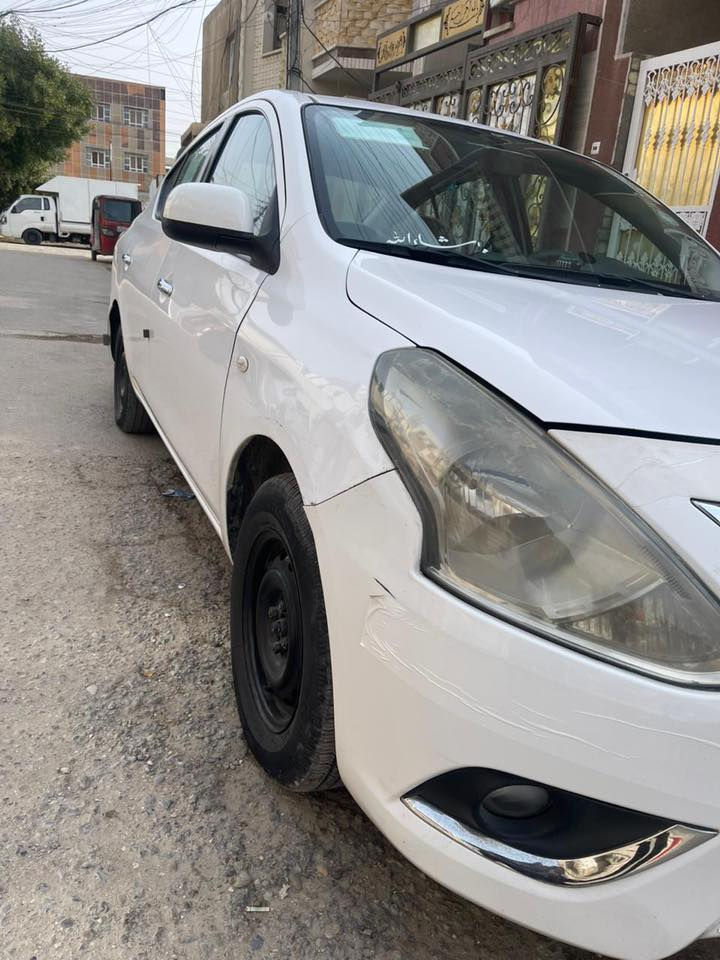 السلام عليكم نيسان سني هندي بليته الزركه  2018مكفوله من الصبغ والطخه ما عده شبر بلجاملغ الأمامي الأيمن بارد
مكينه كير مكفولات صدر امامي خلفي جديد باتري جديد تايرات جديد رقم وهزه جديد السياره كامله اي نقص مابيه 
سعر 105 بيه مجال مكاني بغداد الشعب شارع الأسواق المركزيه رقم ***********
