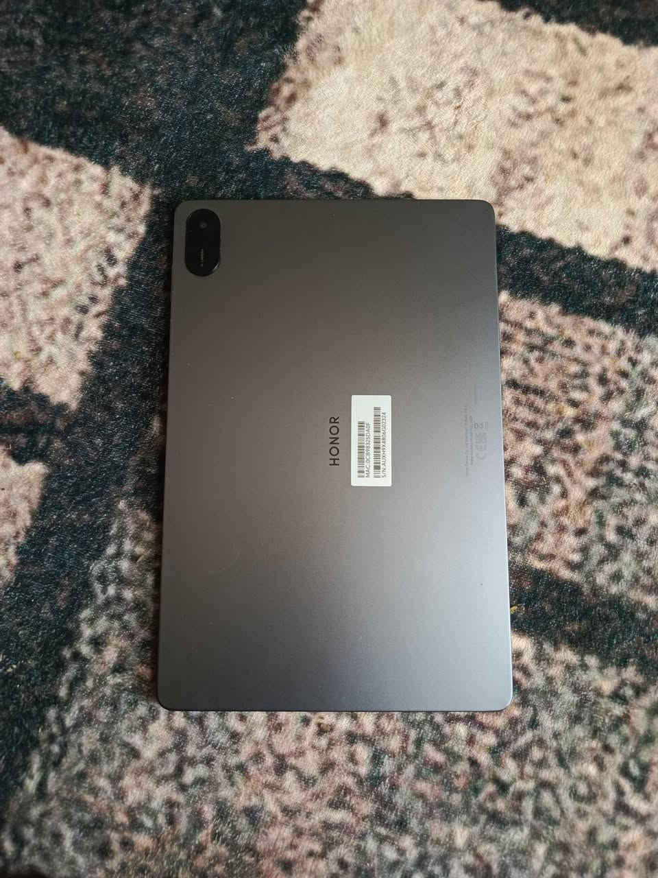 ايباد نظيف وجديد ومكفول السعر 180 وبي مجال الطيبين  مكان بابل قرب صيطرت الآثار )((***********
