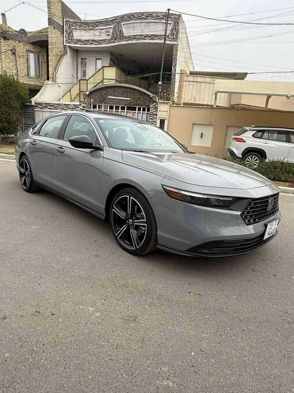 السلام عليكم
هوندا اكورد سبورت 
موديل 2024 
ماشيه 7,000
ضرر السياره بسيط جدا باب خلف الراكب فقط و مبدل لون بدون قطره صبغ و بيها اقل الشبر صبغ بالهلال مال جاملغ موضح بالصور السياره مابيها اي ضرر بالدواخل 
مواصفات السياره فول مال السبورت 
مواصفات السياره معروفه فول
مكان السيارة بغداد حي الخضراء 
السعر 224 ورقه وبيها مجال بسيط
رقمي ***********
