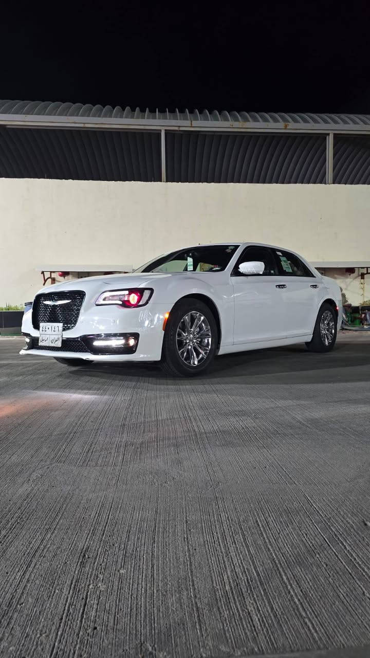 السلام عليكم
كرايسلر S300 موديل 2016  وارد امريكي بيها جاملغ وبنيد ولغد مبدل
وشويه بارد بجاملغ الخلفي سياره S فول مواصفات معروفه مواصفاتها بس بانوراما مابيها دمام بصندوك كشن حضن كشن كهربائي تدفئه ويل مكسيكي 18 وتخم تاير ليوم شادهن مكينه 3.6 مكينه وكير وحداده بلكارتون سياره جديده وحلوه لايت عدسه زرع عين حمره شرط نهار رقم اربيل سنويه منتهيه 
مكان السياره البصرة 
السعر 145 قفل بيها فقط حق جيه
***********
***********

