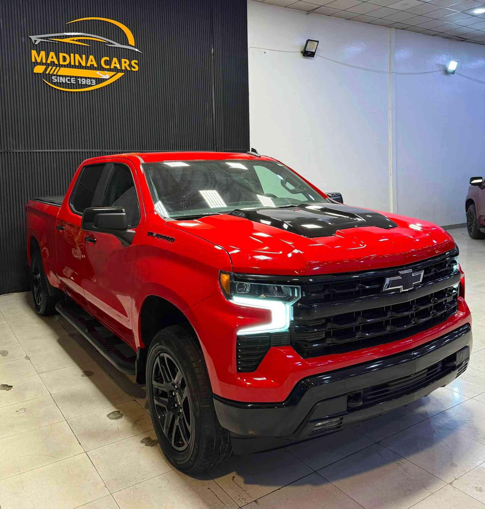 Chevrolet Silverado 
2024 custom
4i - 2.7T - 4x4

بسمە و شغال
شاشە و کامیرە
لایت لید
رادار
باب طویل
بودی طویل
ویل 20

10.000 mile
2 قطعە صبغ
سعر 235 ورقە

معرض ( مەدینە ) اربیل شارع ١٠٠م
***********
***********⁩⁩⁩

