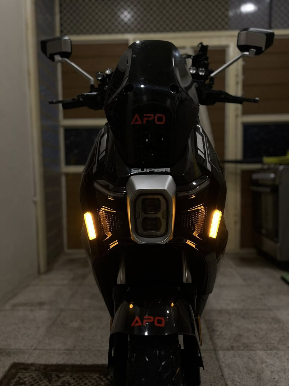 السلام عليكم دراجه شحن نوع APO
بطاريه ليثيوم (72 V) (30A) 
ملف 2000 واط
ماشيه 6500 km 
السعر مليون و 100 وبيها مجال 
مكاني بغداد رقمي للاستفسار ***********
