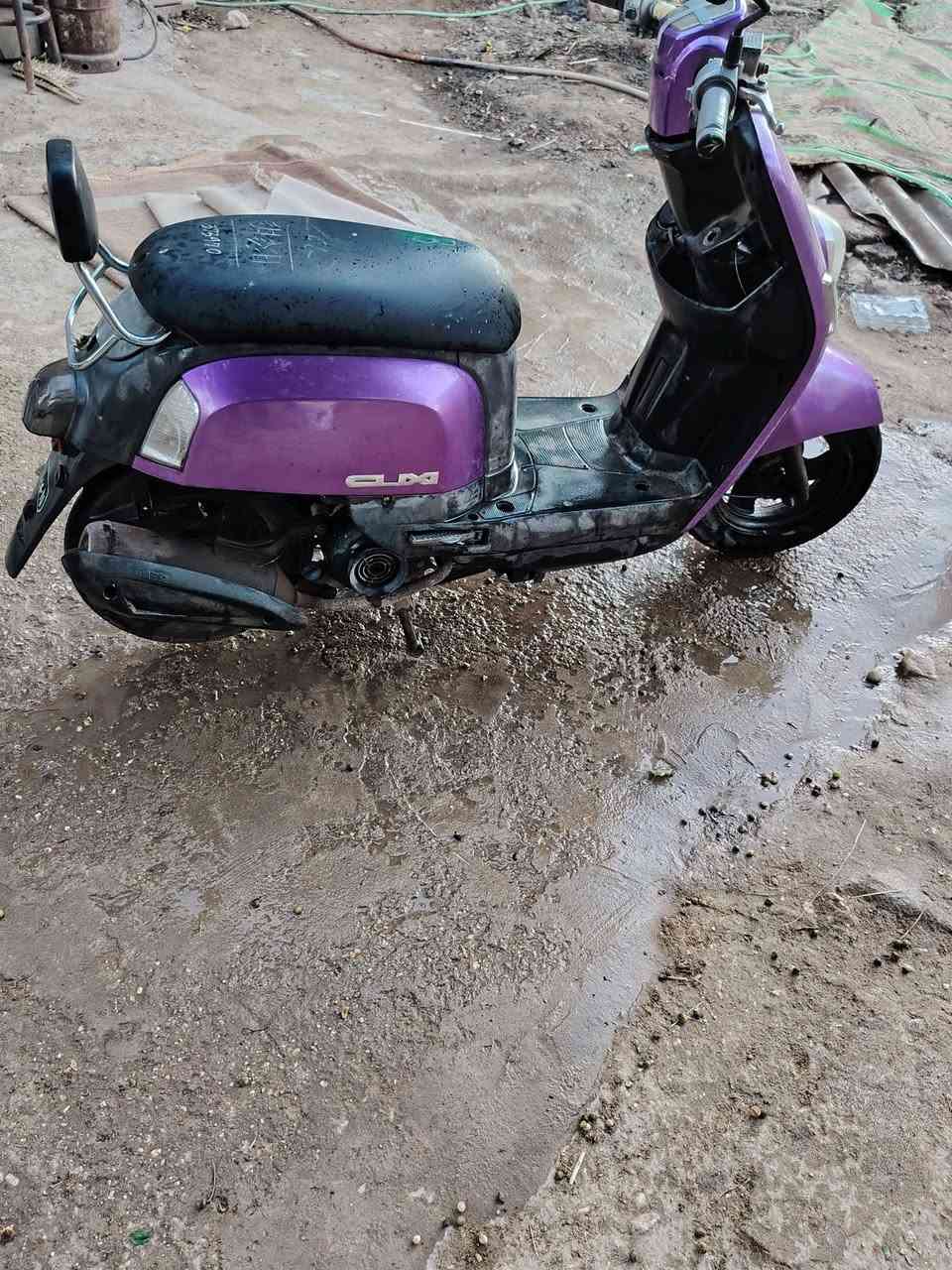 دراجه ماكس بوليسي موديل 2007 للبيع دراجه خير من الله وين ميعجبك افحص كفرات تايوان الكفرات الأصلية موجودة السعر 800 الف وبيه مجال للاستفسار الاتصال على الرقم *********** او يتواصل ويه الصفحه
