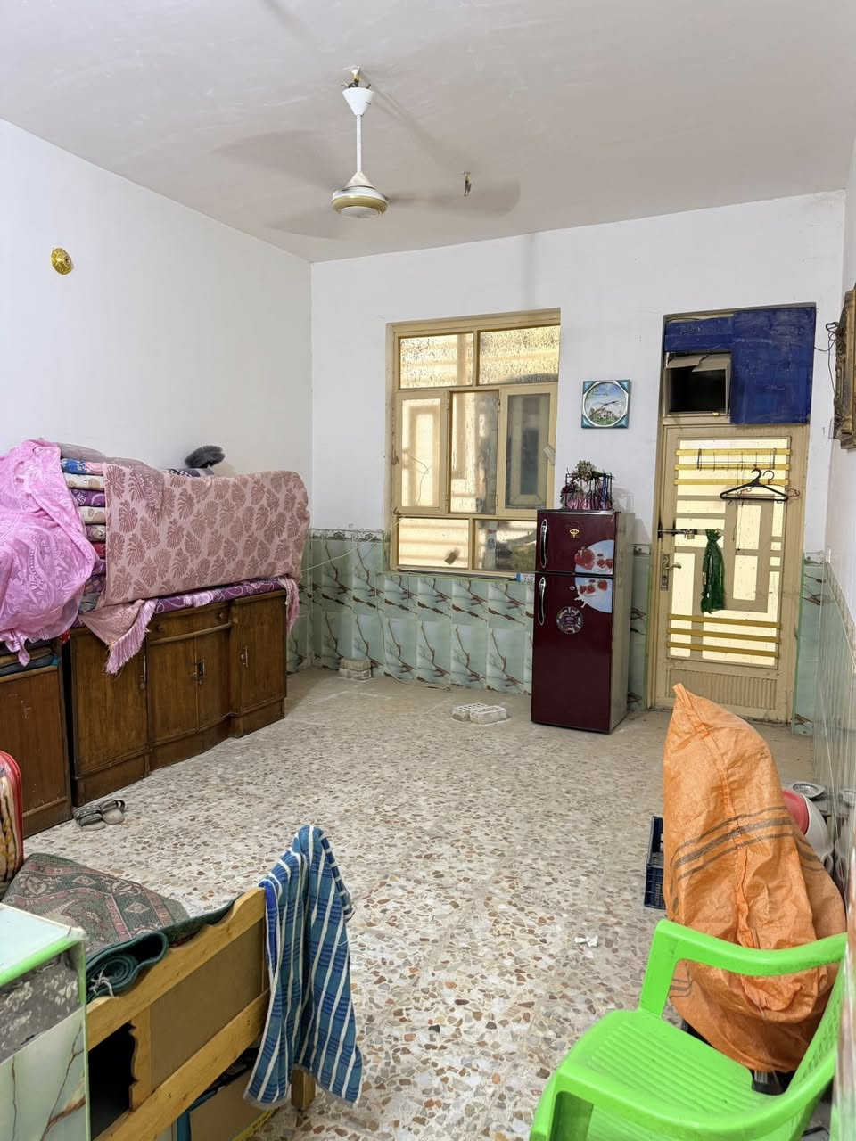 • للبيع: دار سكني في كربلاء المقدسة – عكد بليبل، قريب من باب بغداد

• المساحة: 200 متر مربع
• الواجهة: 12 متر
• البناء: 2016
• عدد الطوابق: طابقان مفصولان
• يصلح لسكن عائلتين أو حسينية
• مجهز تجهيزًا كاملًا وجاهز للسكن
• موقع هادئ وقريب من الخدمات
• سند 25 زراعي

• مميزات الدار:

* مرتب ونظيف
* بناء حديث
* مناسب للعوائل أو لخدمه الزوار 

• السعر: 320 مليون دينار قابل للتفاوض للجادين فقط.

• للاستفسار والمشاهدة يرجى الاتصال على الرقم:
(***********)

