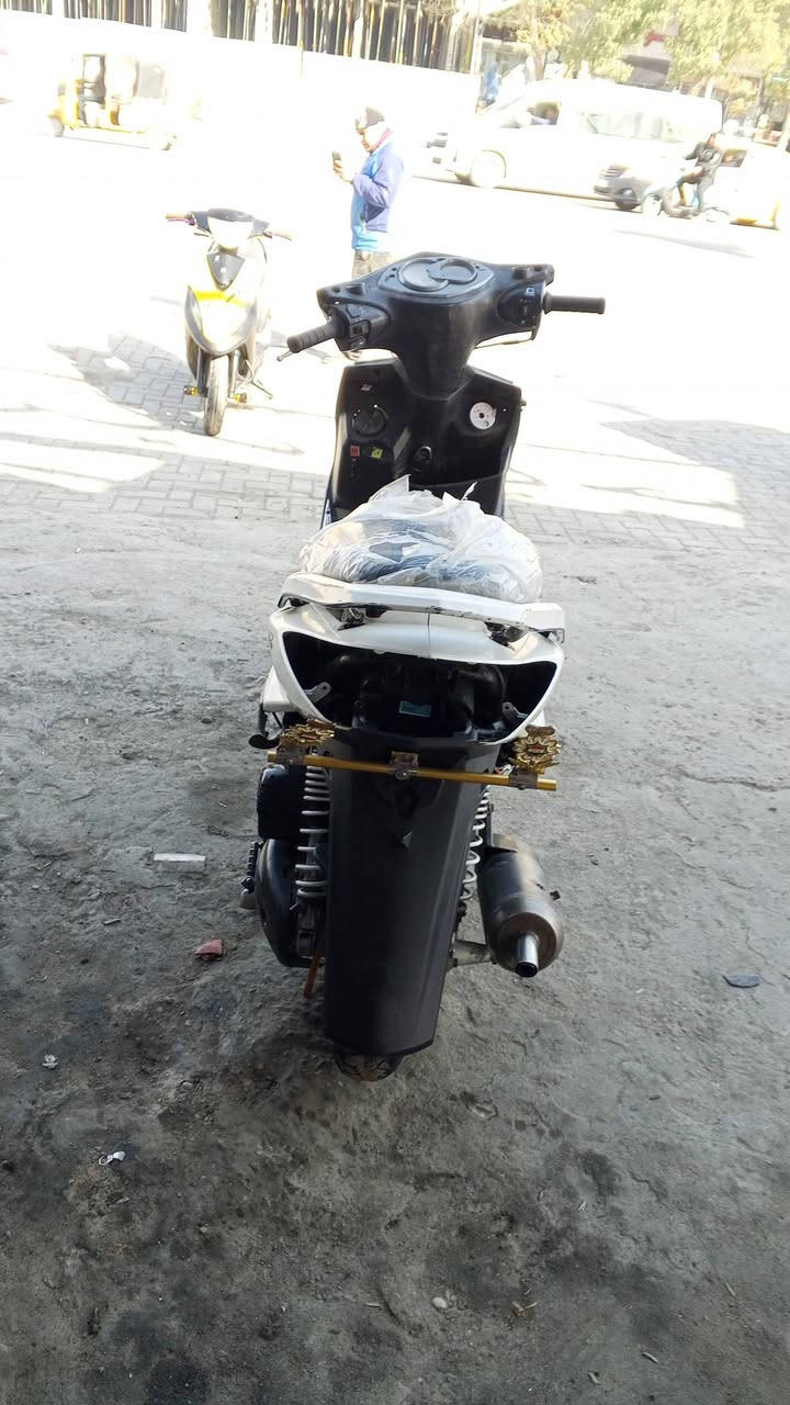 سلام عليكم
دراجه سكنس فحل كابريتر دراجه شغاله   دراجه  مكينه بلاديه السعر 350 و بيها مجال مكاني بغداد الدوره
الرقم ***********
