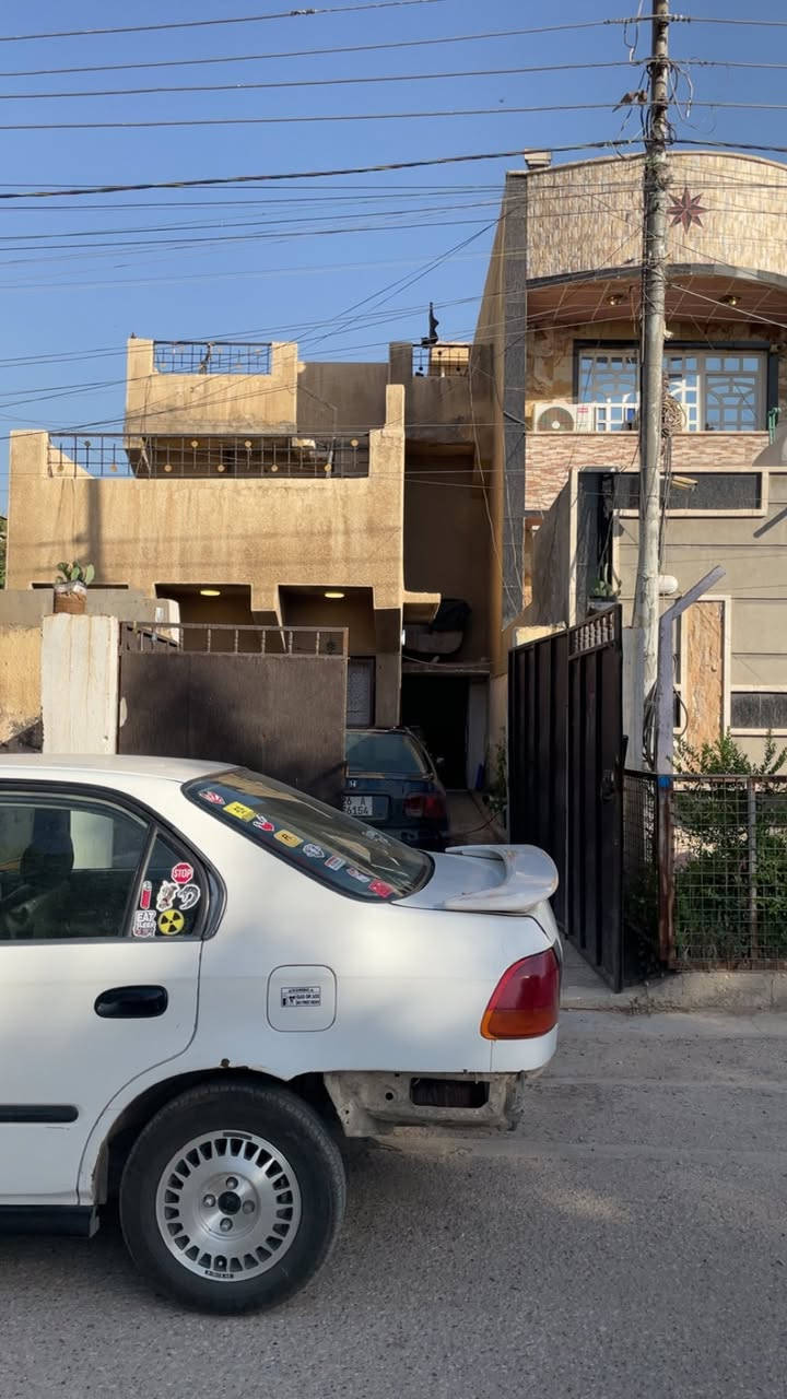 السلام عليكم هوندة سيفك 2000 كير عادي  مكينة وكير كفالة داخلها كلش نضيف سعرها 35 ورقة وبيها مجال رقمي ***********
