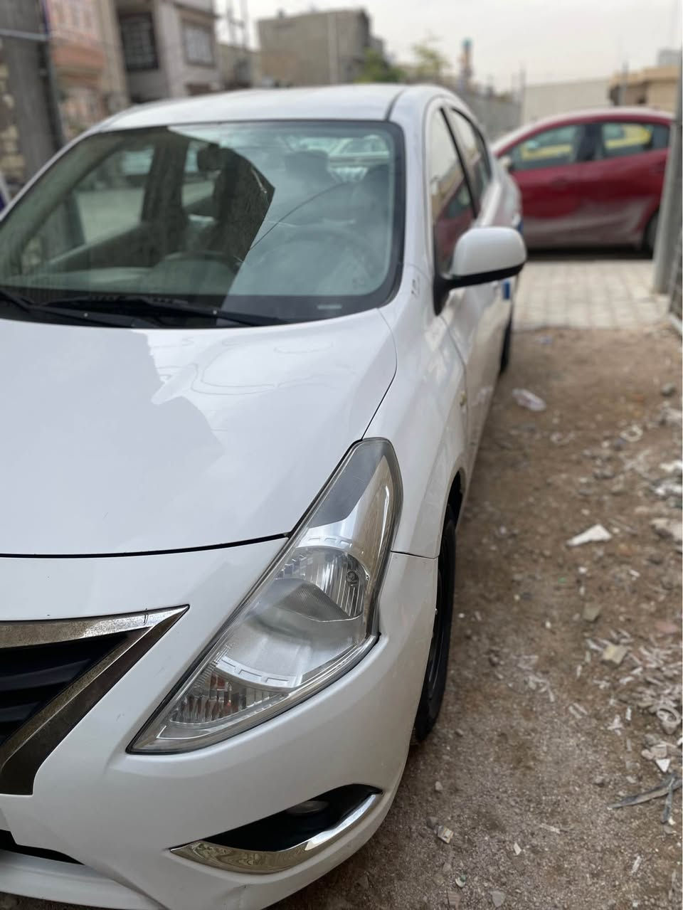 السلام عليكم اخوان نيسان صني 2022 هندي ( بليتة زركة) اخوان ناشر فيديو وي الصور بيها كل ملاحضاتها وشارحلك تفاصيل ادق من السونار حتى تكون على بينة وما يروح تعبك ب بلاش 
السيارة رقم اربيل مميز ب اسم شركة مهند وكالة تحويل 
وكالة ب اسمي سنوية ل27
السيارة ما مشتغلة تاكسي مال بيت ماشية 89 الف 
السعر 105  شراي بيك خير وتدلل
المكان النجف الاشرف حي السلام *********** كربلاء, العراق
