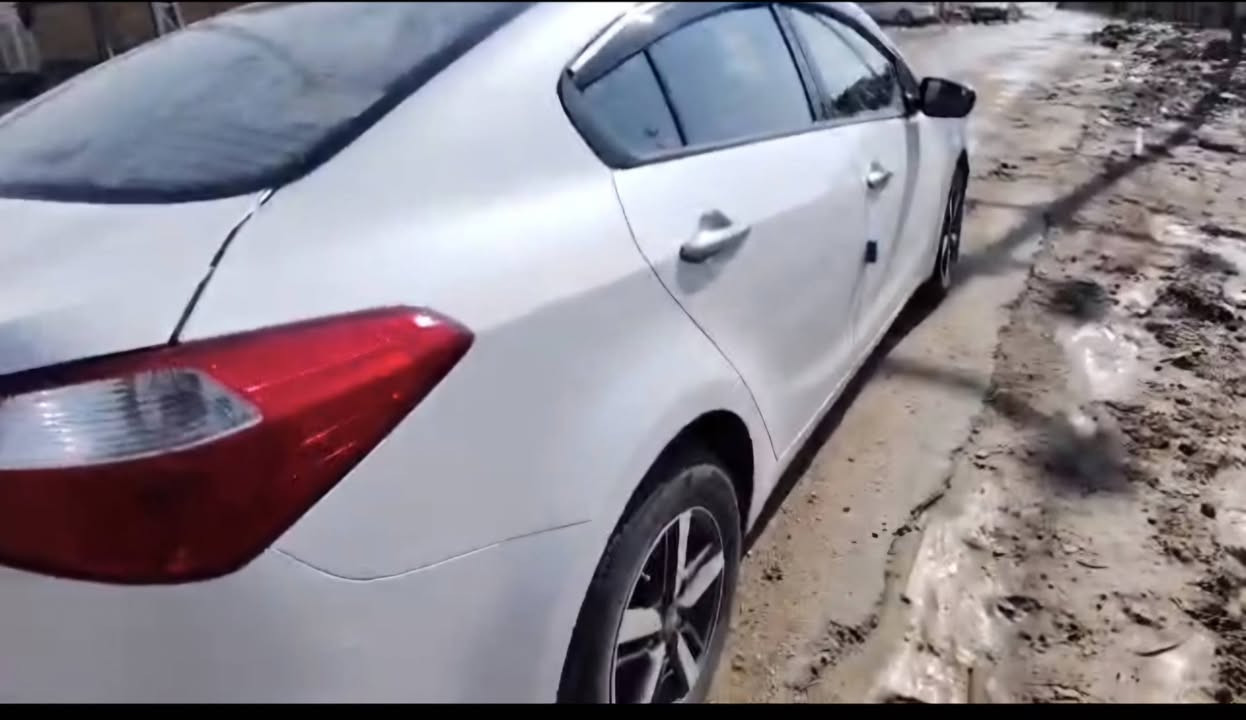 لبيع سيراتو خليجي موديل 16 كير محرك تبريد ثلج بية  دحجة بسيطة بلجوملغ الامامي مكينة 1600 رقم ذي قار تحويل ملكية مباشر السعر 117 وبية مجال بسيط للاستفسار الاتصال بلرقم *********** وات ساب
