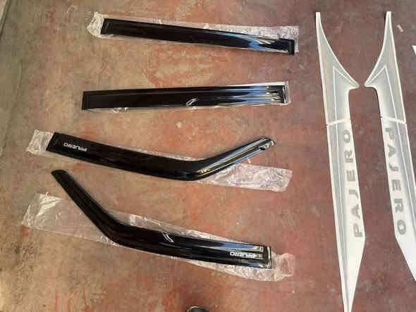 السلام عليكم 
تم توفير الادوات التالية للباجيرو 

فول لايت 
بك لايت 
بطانة جاملغ 
مطريات 
خطة باجيرو 
جام لايت  (يتوفر جملة 📌)
جام بك لايت

يوجد توصيل لجميع محافظات العراق 🛻

للاستفسار التواصل واتساب ***********
 او عبر الرسائل الخاصة 📩

العنوان : بغداد / شارع الضلال
