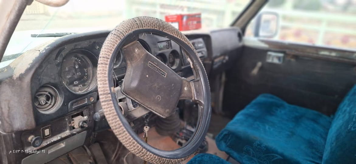 السلام عليكم لاندكروز 89 ام عيون رقم بغداد باسمي لون أبيض حالين الفجر ذقار *********** سعر 32
