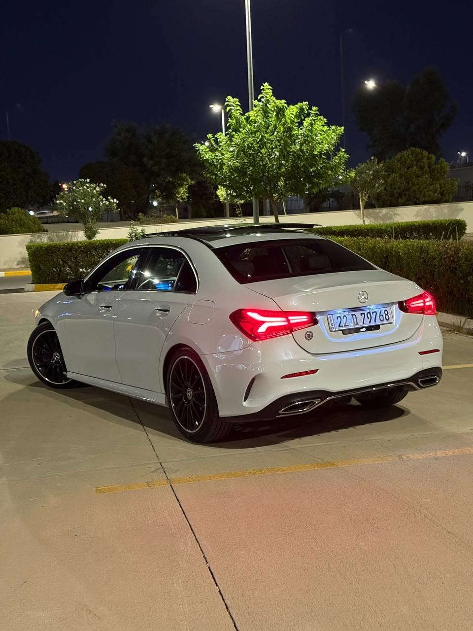Mercedes A Class2020
حجم 220 
سبوخ قه پاخ صندوق 
هيج ئيرباكيك نه ته قيه
78 هه زار رؤيه 
ژماره ته له فون *********** أربيل, العراق
