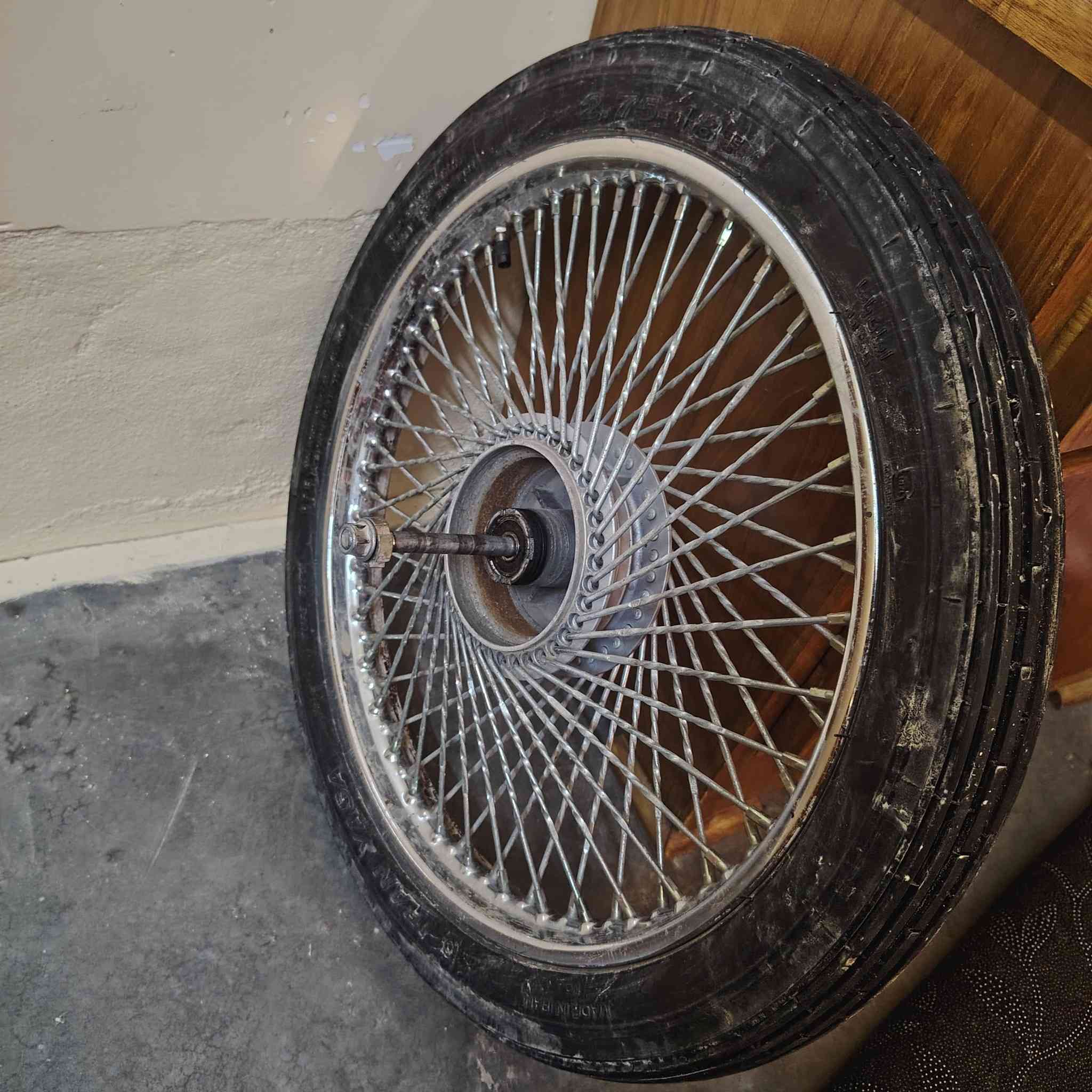 السلام عليكم
ويل دبل سيم أمامي شرط عدل هوه والشفت كامل وتاير جديده  السعر خابر وتدلل *********** الخاص مفتوح
