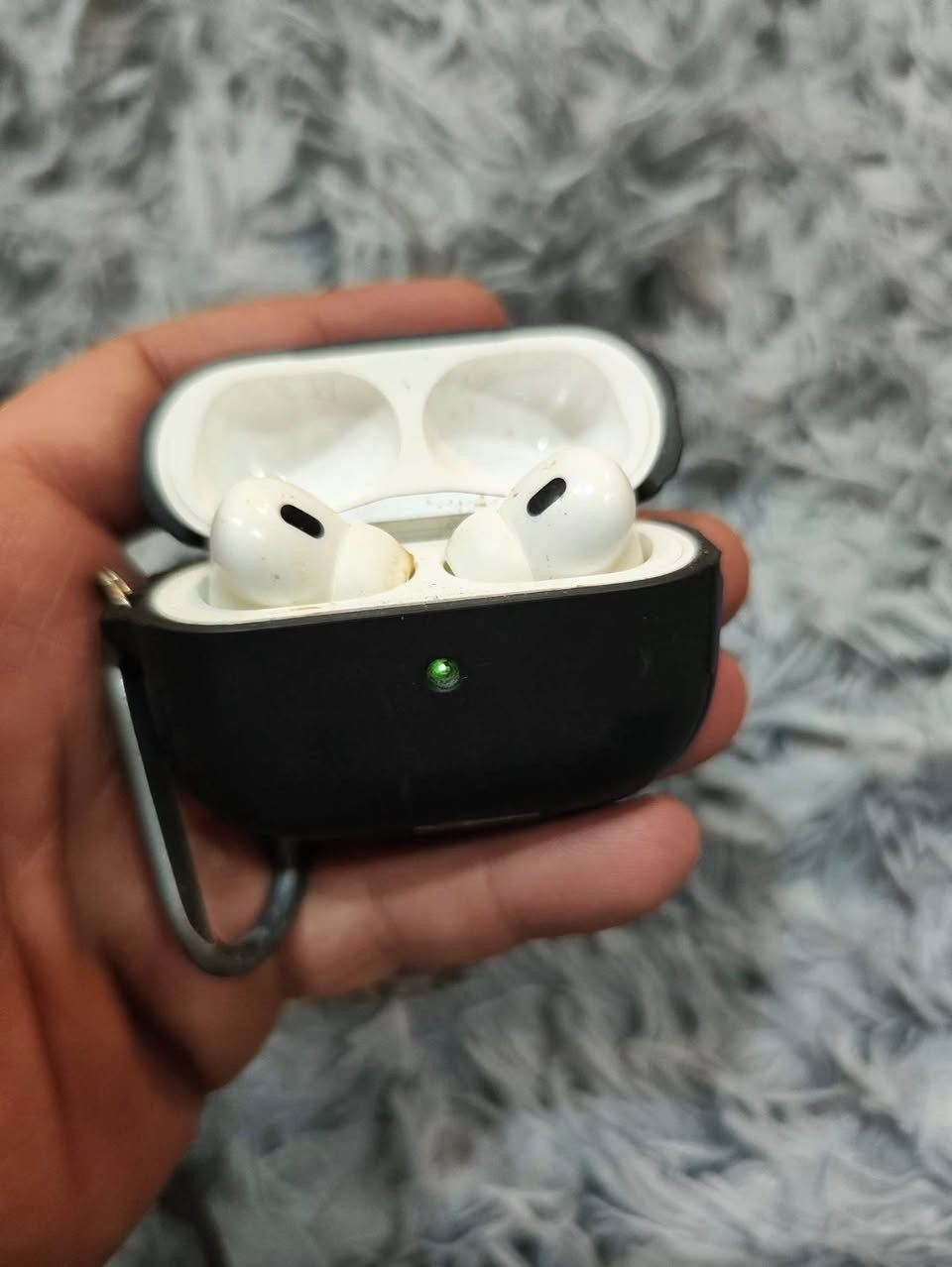 ايفون 15
برو ماكس 

ذاكرة 256

نضافه100

بطاريه 88

لون تيتانيوم 

مع سماعه ايربود ابرو 2

نضافه 100

***********
