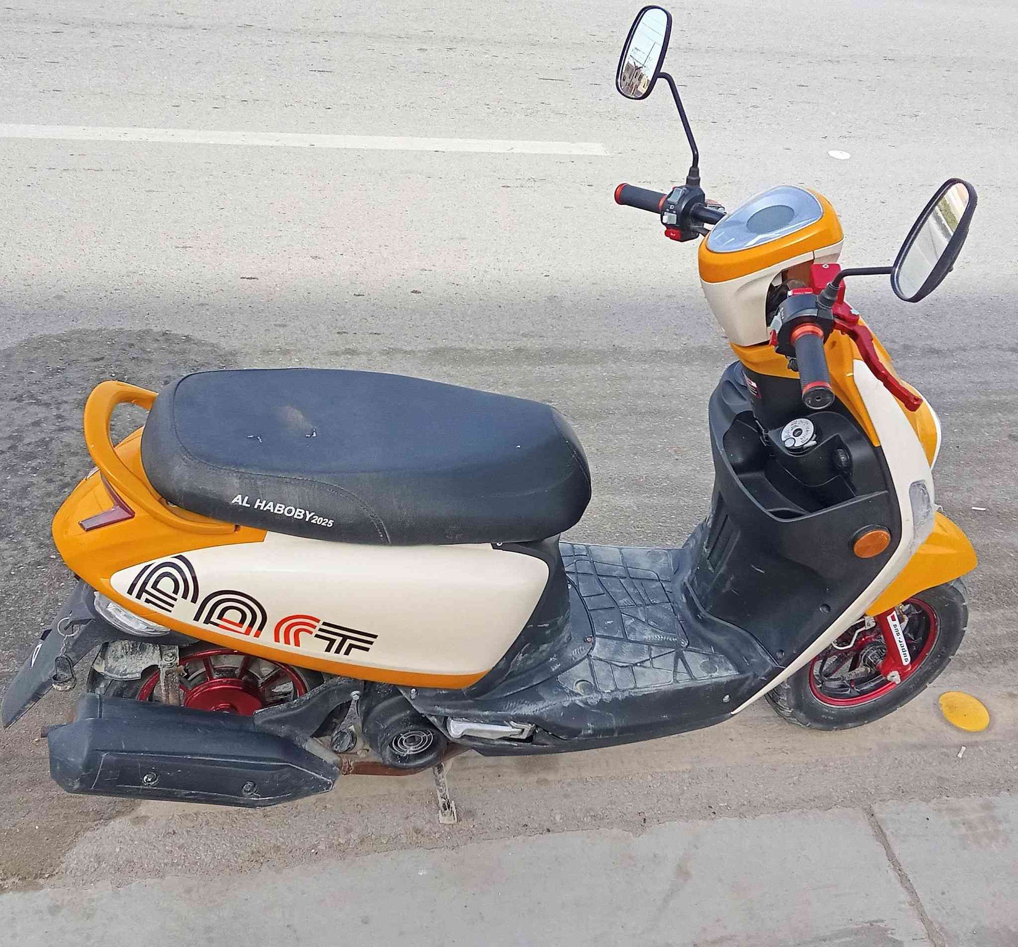 السلام عليكم دراجه للبيع فول موصفات تجي وشوف اشاير كيج سرعه كيج بانزين كله شغال دراجه وصل معرض موجود صار اقل شهر من طالعه من معرض دراجه فول موصفات بيه سويجين جهاز مال نذار بيه كله شغال بيه دراجه مديل 2025 سعر 1.500 مليون وخمسميه وبيه مجال رقم مبايل ***********
