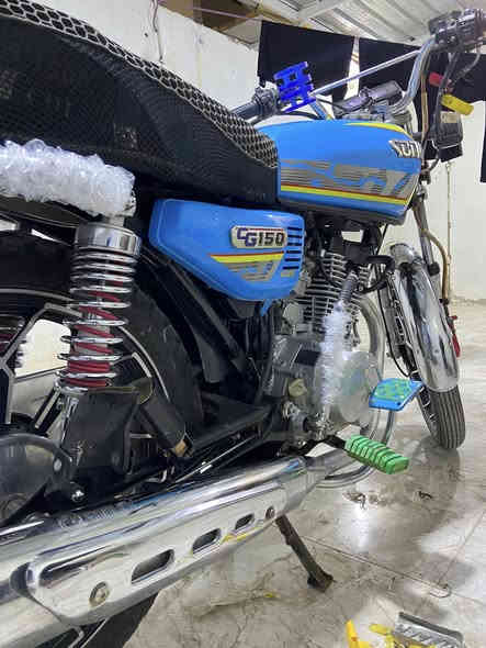 السلام عليكم 
للبيع دراجه سيڤان سونلينك 2024 
الباب الاول 5گير وزن ثقيل 
دراجه حيل نضيفه محرك شرط ما مفتوح 
كهربائيات كلها شغاله وياها سويجات ثنين 
وبصمات تشغيل عن بعد وياها منفيس واسويلك مكاتبه 
مكان الدراجه بيجي سعرها 675📍 وبيها مجال قليل للشراي 
هاتف / ***********
