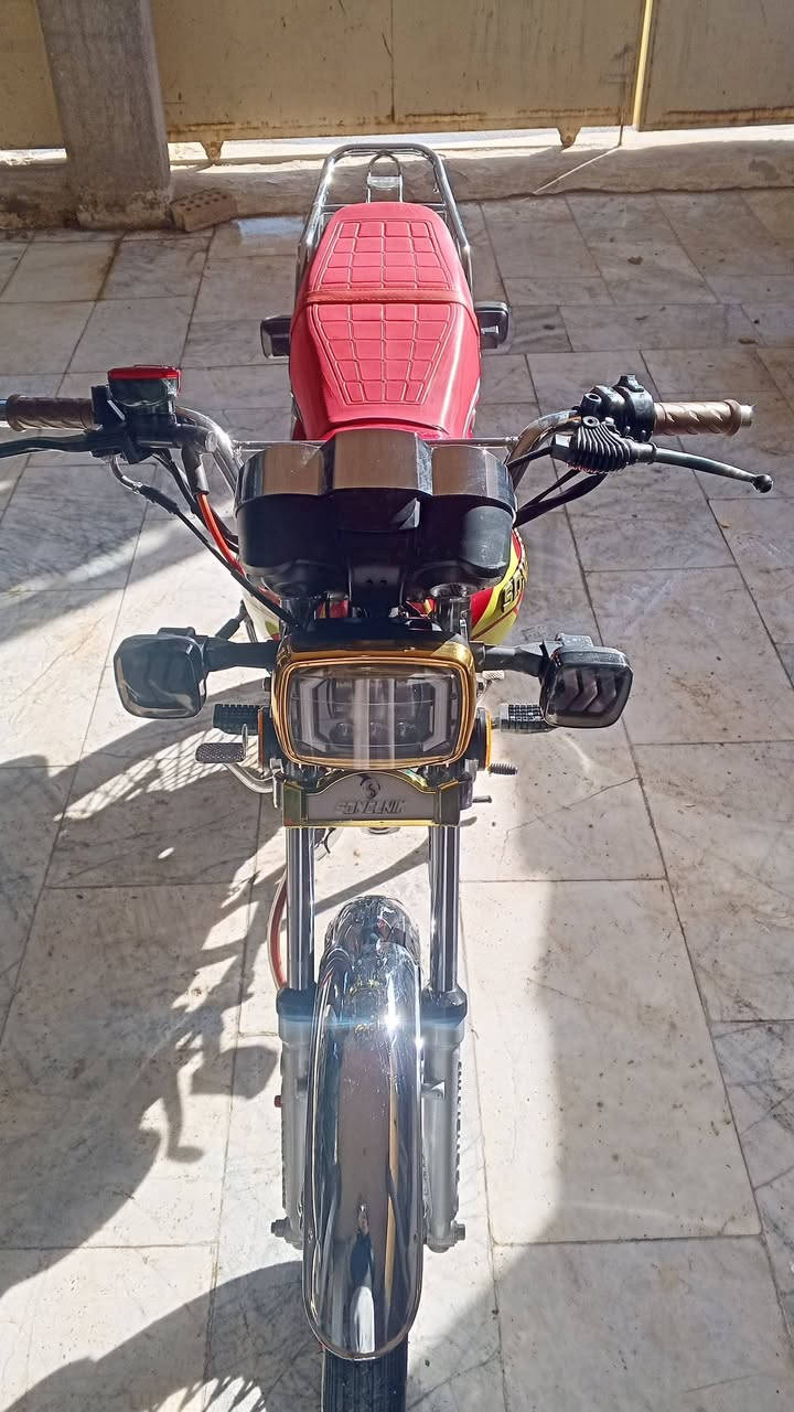 السلام عليكم 
سولنك 4كير مديل 25 
فول نضافه اوراق شلعه ومعدل 
للبيع 750 وبيها مجال للشراي 
مكان الاسكندريه ***********
