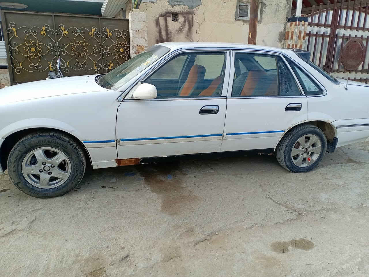 السلام عليكم للبيع برنس فراشه ١٩٩٦ سيارة جاهزة خير من الله مكفوله من الضربه رقم بغداد سنويه نهايت ٢٦ محرك مسكر كير وتو كهربائيات شغاله سيارة شرط التحويل السعر٢٧ وقابل للتفاوض الاستفسار اتصل ***********
