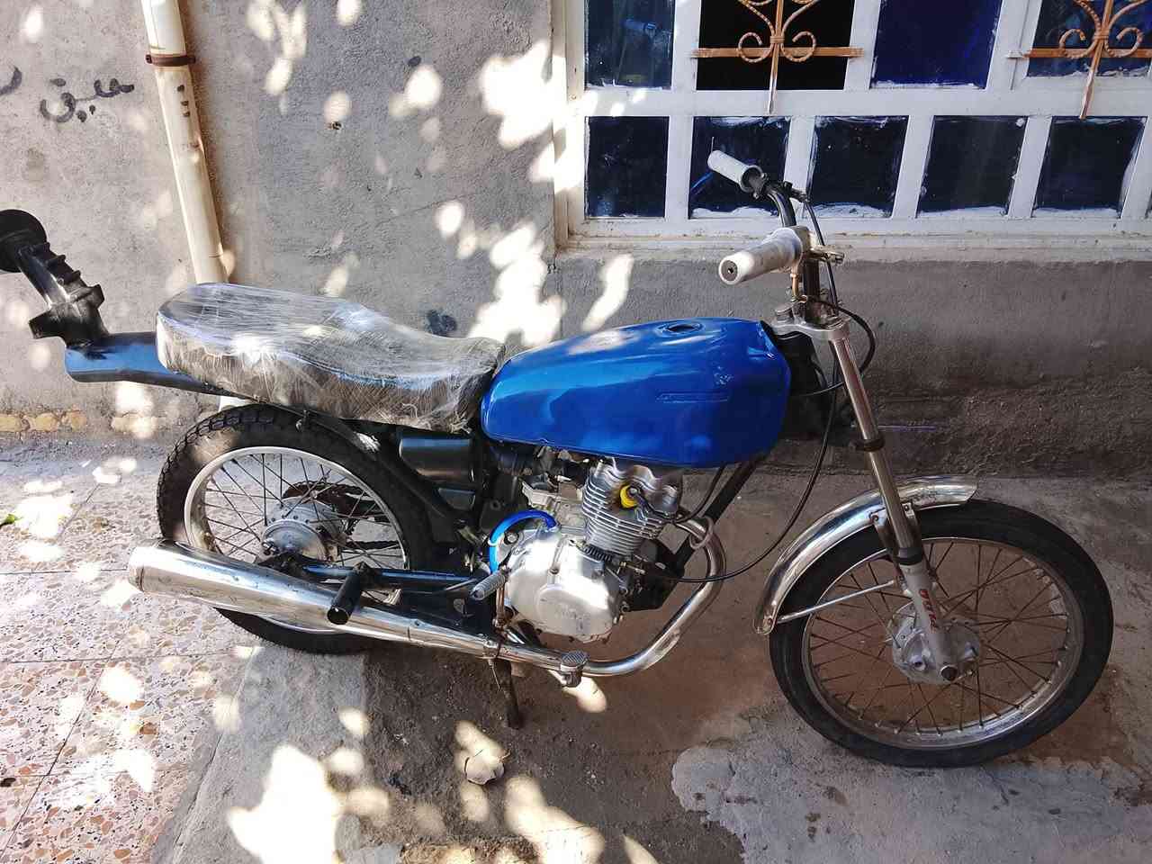 السلام عليكم دراجه لبيع عوزه بس دبلت وره دراجه كلك كلك السعر خاص مكان سوك شيوخ ناحية


**إذا كنت صاحب هذا الإعلان وتريد حذفه لأي سبب، رجاءا أرسل رسالة إلى الدعم الفني**