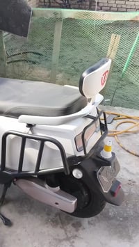 دراجة شحن للبيع السعر 650الف نقصهه بس بطاريه وحده فقط 07881025360