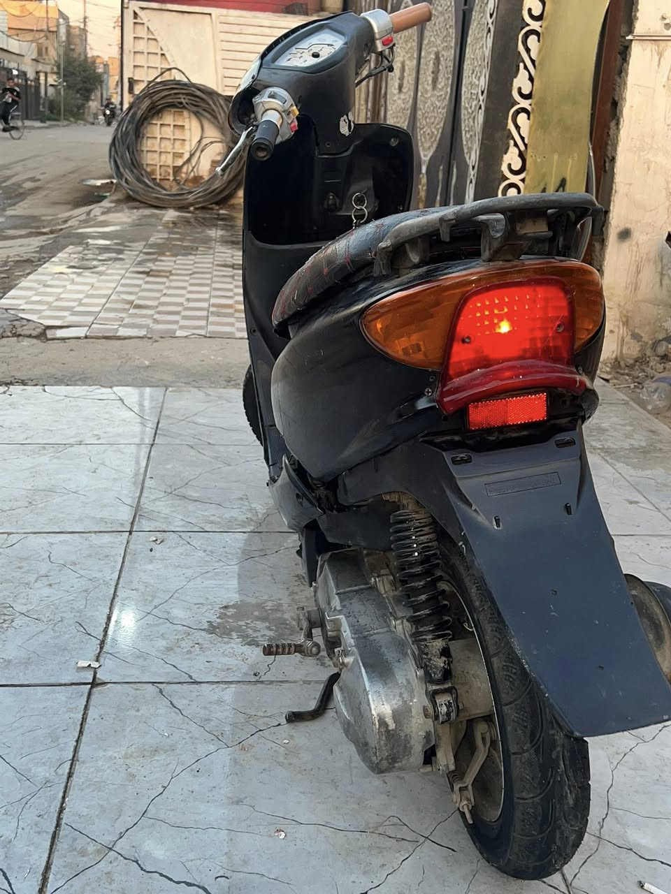 سلام عليكم
دراجه 60 للبيع 
اروح بيها للدوام راجع 
دراجه شغاله يرادلها شويه ترتيب 
سلف شغال هندر شغال 
مكان الدوره شارع 60 
السعر 175 
الرقم ***********
