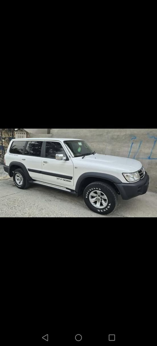 پاترؤل ٢٠٠٢علووج بئرةقةم ٤٨٠٠گئرعادي ١پارچةويةك پةلةي بؤياغة ١٧٤هةزار رؤيشتوة ناوزةرد تةبريد مةركةزي سةلةجة جام كارةباي چوارتايةو ويلي سفر بيلةدي لةبنن گئروومةكينةبةشةرت سعري ١١٢مةعامةلةيةكي كةم ***********
