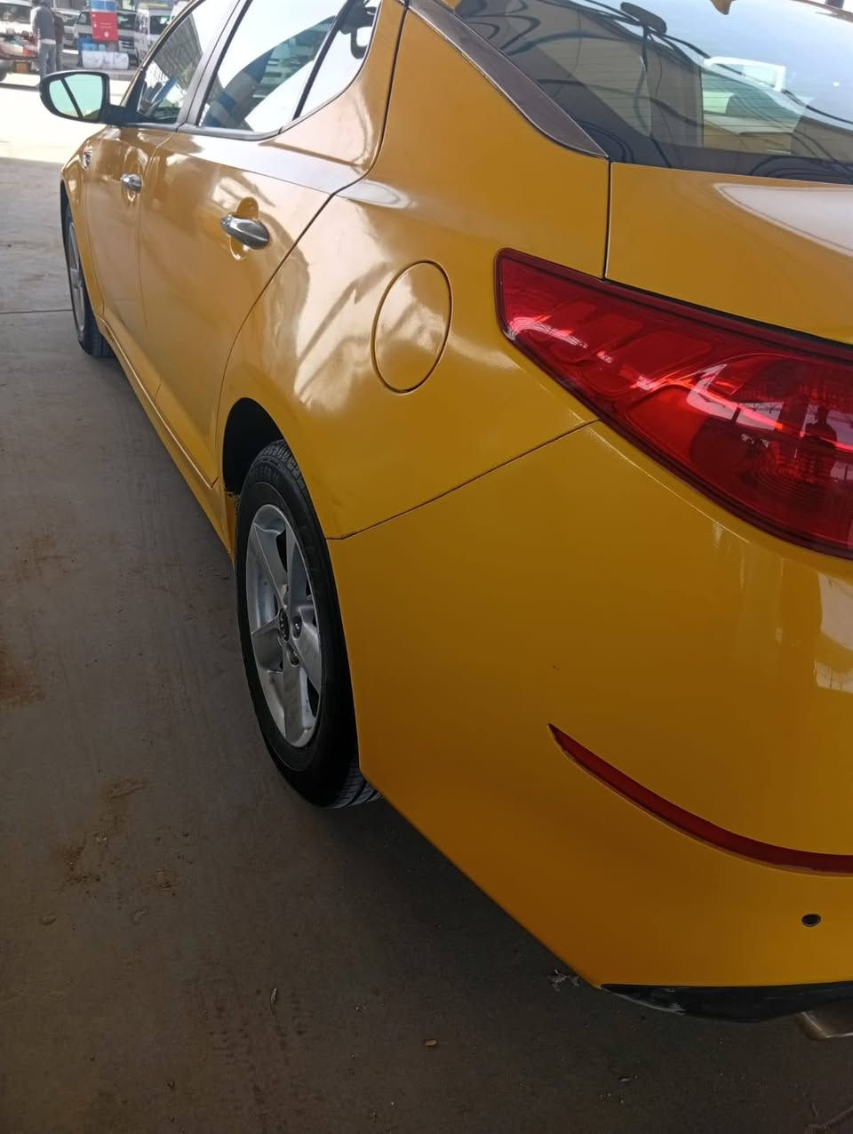 سلام عليكم اوبتما وارد امريكي ضررها فقط جاملغ كدام والباقي ليبل واحد السياره جاهزه من كلشي موديل 14مكينه وكير 2400على الشرط تخم تاير وتبريد جاهزات  مصفره خط وبحث وغرامات
السعر ب115وبيه مجال بسيط 
***********
