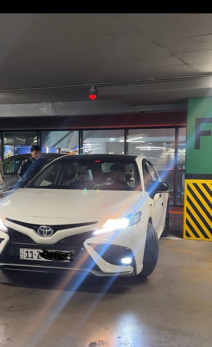 TOYOTA CAMRY 2023    
صبغ عام 

سيارة  كامله مكمله ومو متعوبه موديل 2023 

3 انضمة قياده تحكمات ستيرن 

تبريد قطعتين 

كامره خلفيه 

تبريد قطعتين

شاشه  تدعم Apple CarPlay / Android Auto

مقاعد جلد احمر

مزروع بيها انارة led ماركه عالميه VAIS Technology

هاند بريك بصمه

بيبان بصمه + مستشعر دخول ذكي

مثبت سرعه 

ABS مانع انزلاق

مصابيح LED بلادي +ليد نهاري

طخم تايرات جديد 

مقاعد جلد احمر

ضرر جاملغ خلفي جهة سايق عليها بطاريه ليثيوم جديده وكاله 

السياره صبغ عام سعر 163 وبيها مجال رقم بغداد مشروع وطني مكان السياره موصل

للاتصال ***********

واتساب ***********

خاص مفتوح
