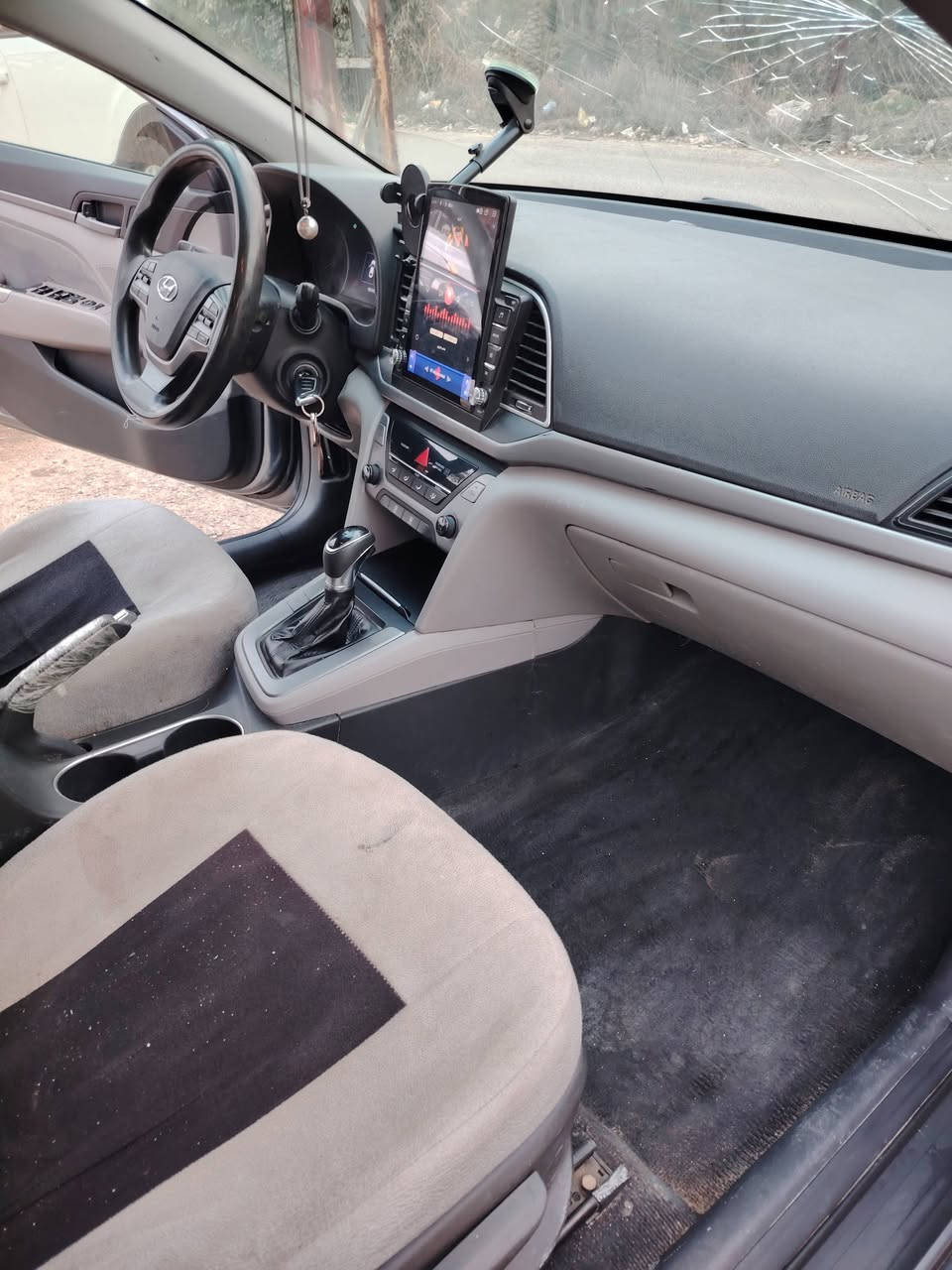 النترا 2018 كيرو مكينه شرط سنويه جديده سياره باسمي كامله من كل شيء س ١٠٨ وبيهه مجال قليل  تواصل ***********
