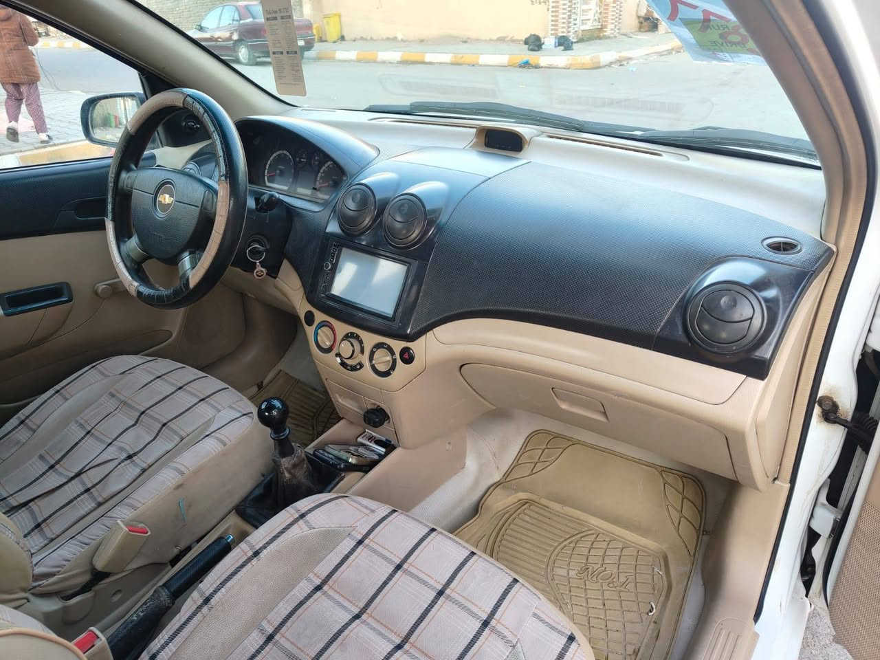 السلام عليكم
اف يو 2010 كير عادي رقم واسط بأسمي تخم تاير جديد تبريد شغال حداديه جديدة منظومة غاز مكفوله مكان سياره واسط58 السعر ***********
