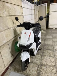 دراجة شحن للبيع جداً نظيفة قبل كم يوم شتريته وبيه ضمان سنة على البطاري...