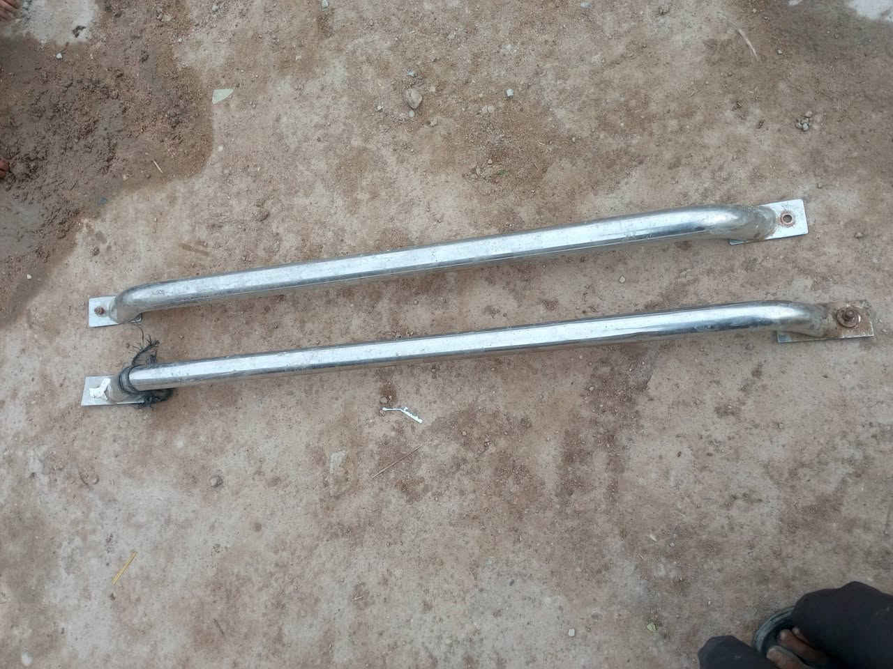 للبيع تفصيخ دشبول 82وتخم تاير وفلجات بنز واكسن وشاشه بل دشبول ورباطات وشباج ولا  يتأت وعلامات تكعد على اي سياره ***********
