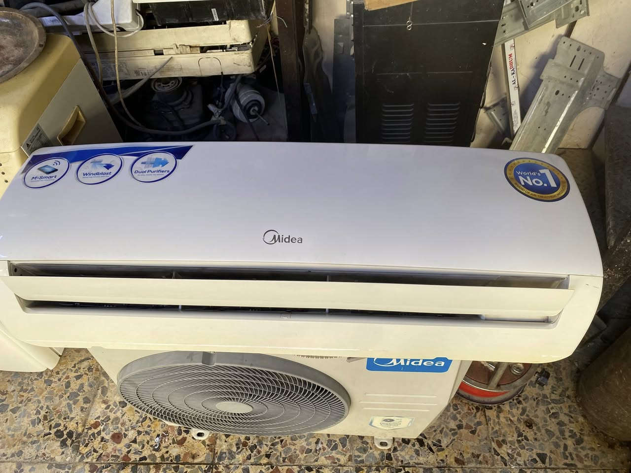 سلام عليكم سبلت ميدها طن ونص اخو الجديد على وضع البلاد شغال وكامل ملحقات ريمود وبوري الصلي مالته  غاز مقفول R22 السبلت بس ضمان 10 ايام المكان الكراده داخل الرقم ***********
