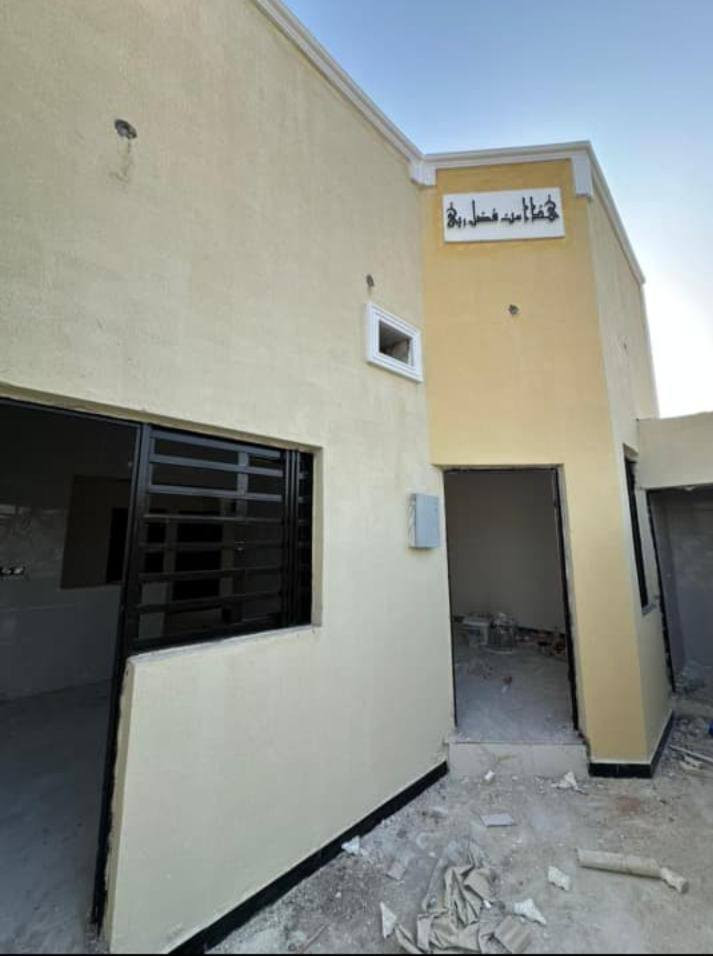 السلام عليكم ورحمة الله وبركاته
عيدكم مبارك اعاده الله عليكم باليمن والبركات 

بيتين للبيع مساحه البيت الواحد 100 متر السعر 53 مليون الموقع الجزيره الفيروزيه متوفر خدمات والبناء حديث والبيت تشطيب  

طابو زراعي سند 25 

***********
