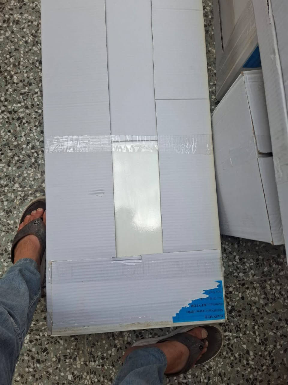غرفه متكونه من 5قطع جديده بلكراتين موديل مودرن لون مميز سرير جك سعرها بس 525قفل توصلك وتنشد لكل مناطق بغداد اخد سكرين وتفضل واتساب فقط ***********
