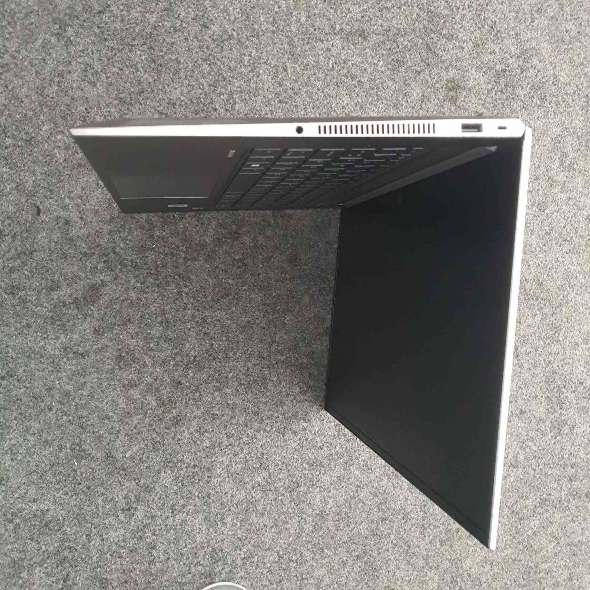 core i9 جيل عاشر
رامات ٣٢ 
هارد ٥١٢
كارت نفديا ٤ جيجا 
كل المخارج 
صوت قوي
معاك ضمان العمر


**إذا كنت صاحب هذا الإعلان وتريد حذفه لأي سبب، رجاءا أرسل رسالة إلى الدعم الفني**