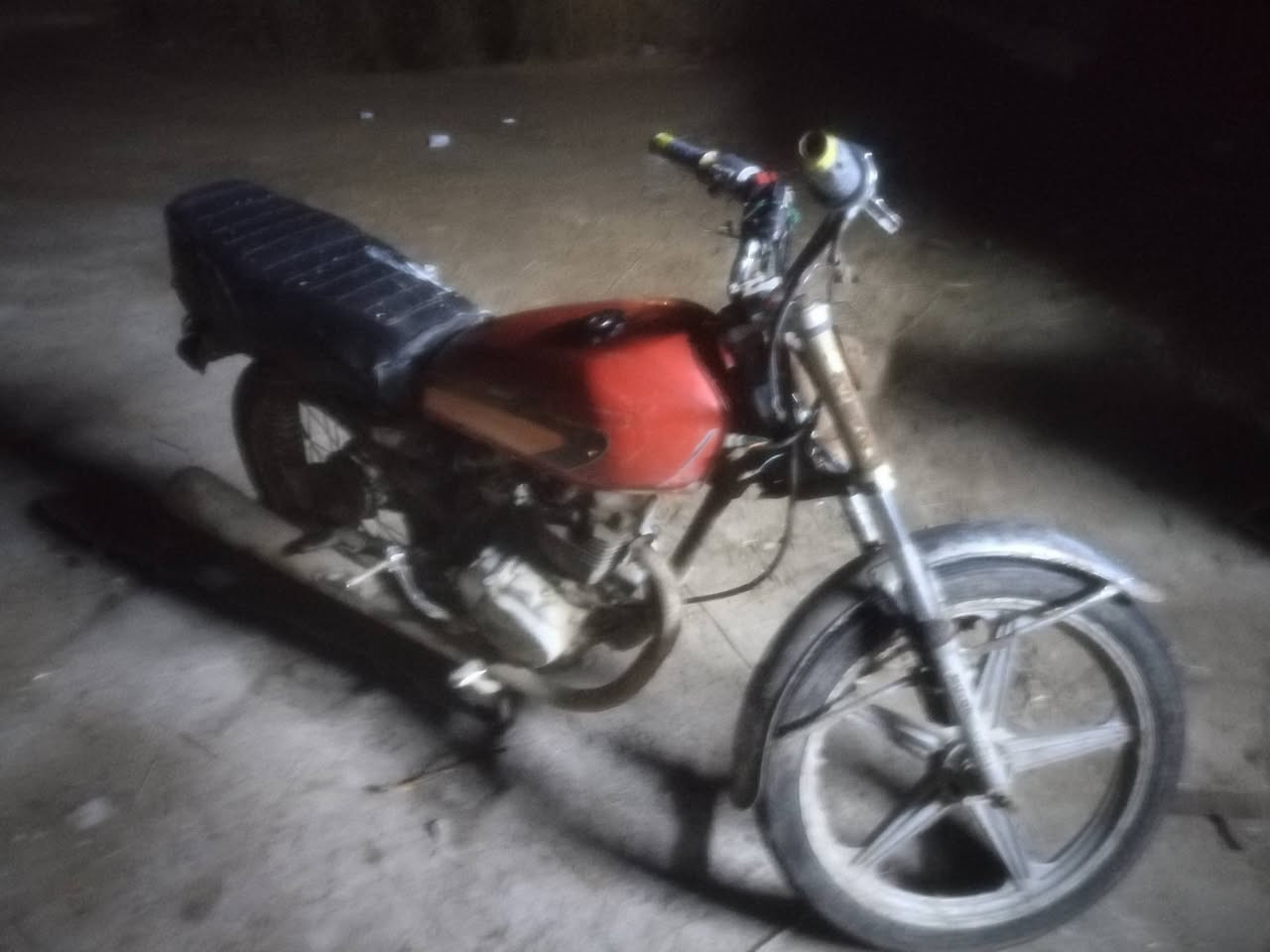 السلام عليكم
بسبب الوعد الكاذب اعيد النشر للبيع اربعه كير نظيها مال شغل هندر واحد تشتغل والله بس الويل الامامي مبدل مو لهاا مستعجل على بيعتهاا سعر 150وبيها مجال للشراي مكان كربلاء طريق بغداد عامود 3001شراي تصل ***********😘🫡
