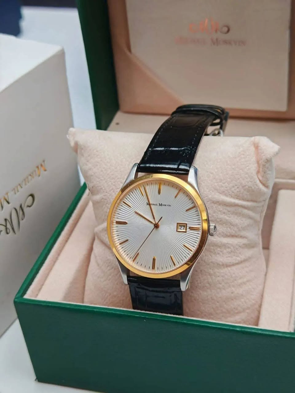 مزاااااد مزاااااد 
لدينا لكم اليوم مزاااااد جديد لساعه انيقه وجميله الساعه ميخائيل مسكوفين الروسي الشهير، الساعه اصلي كامل المرفقات مع الظمان سنه كامله 

يبدا المزاد الان وينتهي ساعه 3 فجرا 
فتحة باب الساعه 40دولار واقل رفعه 5 دولار 

الساعه بطاريه
جام زفير
منفذ شهري
قطر 38
كيس ستانلس ستيل
طلاء ثابت
مضاده للماء 50 متر
السير جلد اصلي 
تاتي كاملة المرفقات الاصليه مع الظمان سنه كامله 
يوجد توصيل لجميع محافظات العراق


**إذا كنت صاحب هذا الإعلان وتريد حذفه لأي سبب، رجاءا أرسل رسالة إلى الدعم الفني**