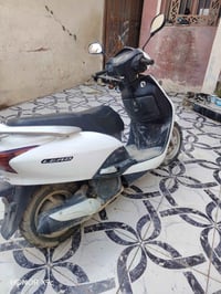 ليدي حديث للبيع السعر 850وبيه مجال دراجه نضيفه گشر جديد دراجه مفتوحه +...