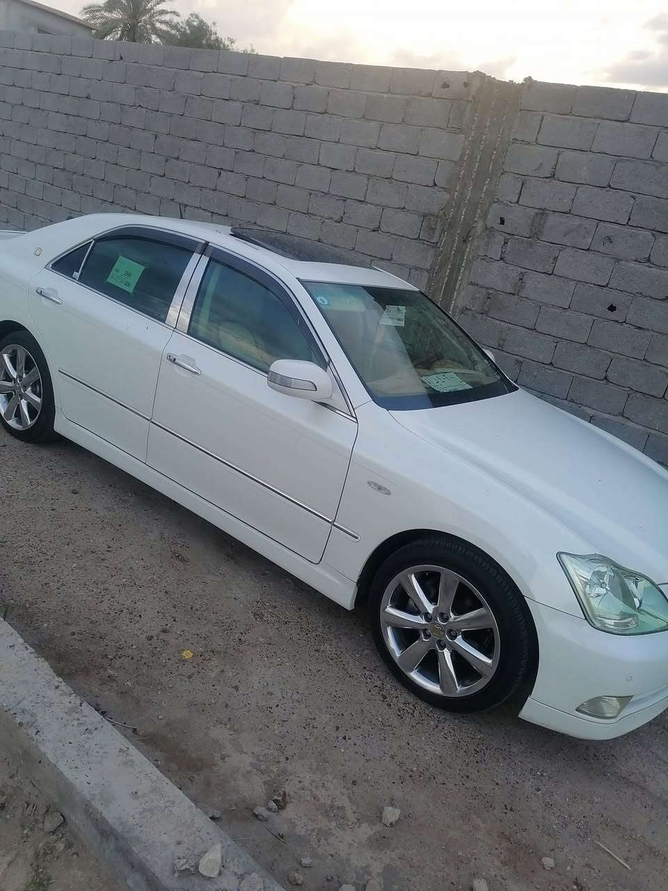 شاهينة ٢٠٠٥ قرار ١٠٢ مسقط رقم
كفاله عامه
فول مواصفات صدفي 
شاصي ٨٢
٤دكم
داخل بيجي جلد
٣ قطع تبريد
ثلاجه
كشنات استيرن كهرباء
حساسات امامية خلفيه
العنوان فلوجه
***********
