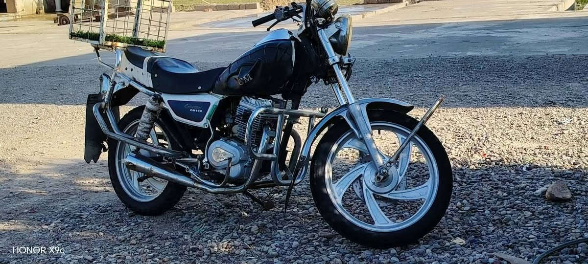 السلام عليكم موطور للبيع جني دبل بلك
الموطور  كلو شرط كهربايات كل شغاله نكره سلف ولباقي شوف العين الاستفسار النتصال ***********
ملاحضه الموطور مال جناي
