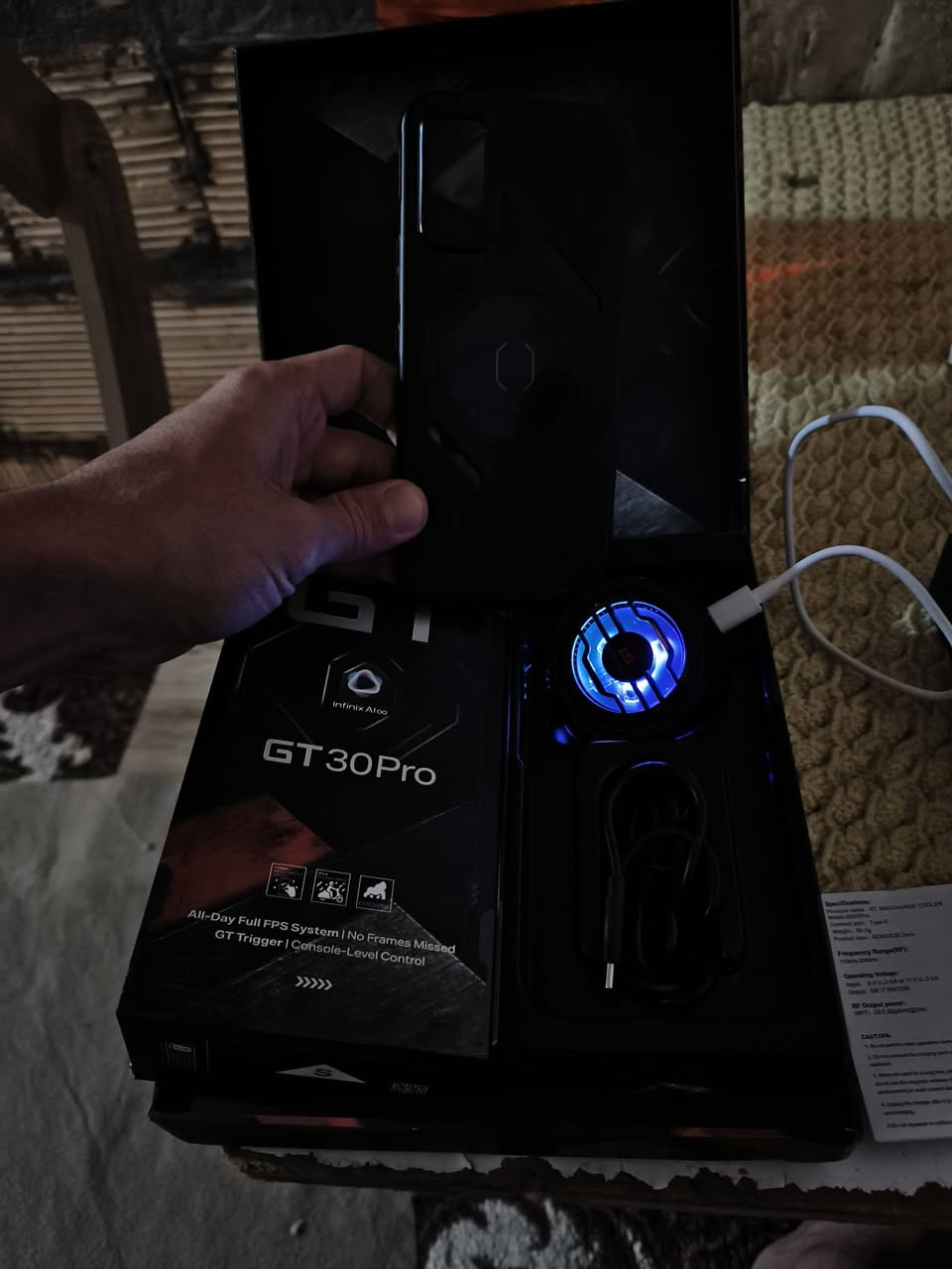 سلام عليكم
جهاز انفنكس جي تي 30 برو 
الذاكره 512 الرام 12+12 
الجهاز غني عن التعريف 
يجي ويا كارتونه الجيتي الي هيه تبريد الجهاز 
وكارتونه الجهاز بيها شاحنه وسماعه يعني غراضه كامله مثل ماموضح بالصوره 
الجهاز تجي تاخذه من باب بيتي 
السعر 380 تواصل واتساب *********** تحياتي❤
