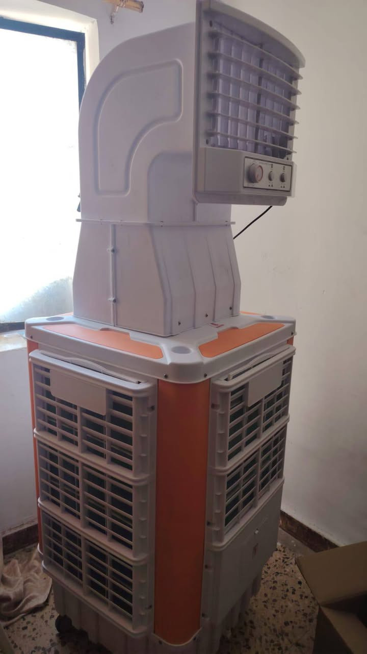 مبردة اشتريتهة جديدة ما استخدمتهة لان مكان ماعندي اخذتهة 300
رايدهة 250
مكاني دورة شارع 60 
***********
