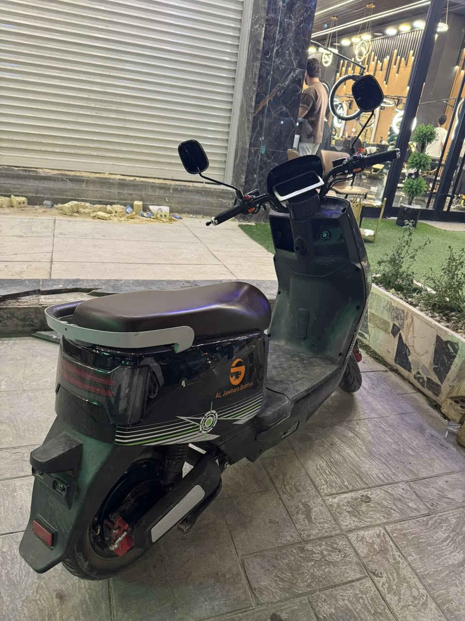 سلام عليكم دراجه شحن  الجوهرة البحريه مديل 2024  6بطاريات  حجم الملف 1200 w  سرعتها 80 تمشيك 80k سويجات 2 بصمات2 السعر 700 وبيها مجال  للتواصل؛*********** 📍بغداد المنصور شارع التانكي
