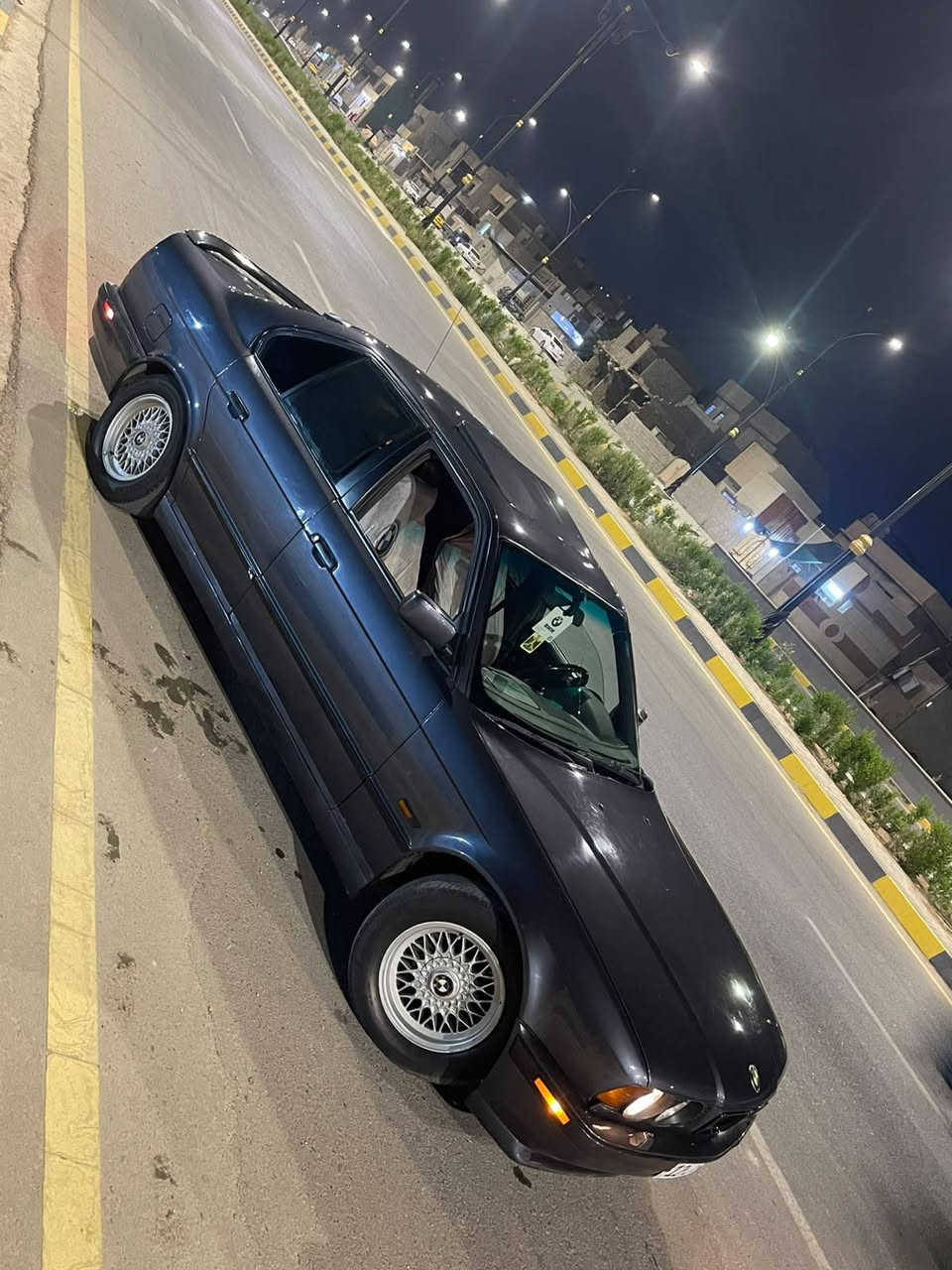 للبيع 520 كبس دجتل موديل 94 بچم عريض لون اسود نفطي فول بس كير عادي تبريد ثلج صبغ عام جمالية بدون حادث كشنات جلد تدفئه رقم نينوى انكليزي سنوية ألى ال30  مطلوب 68 بيها مجال.  ***********

